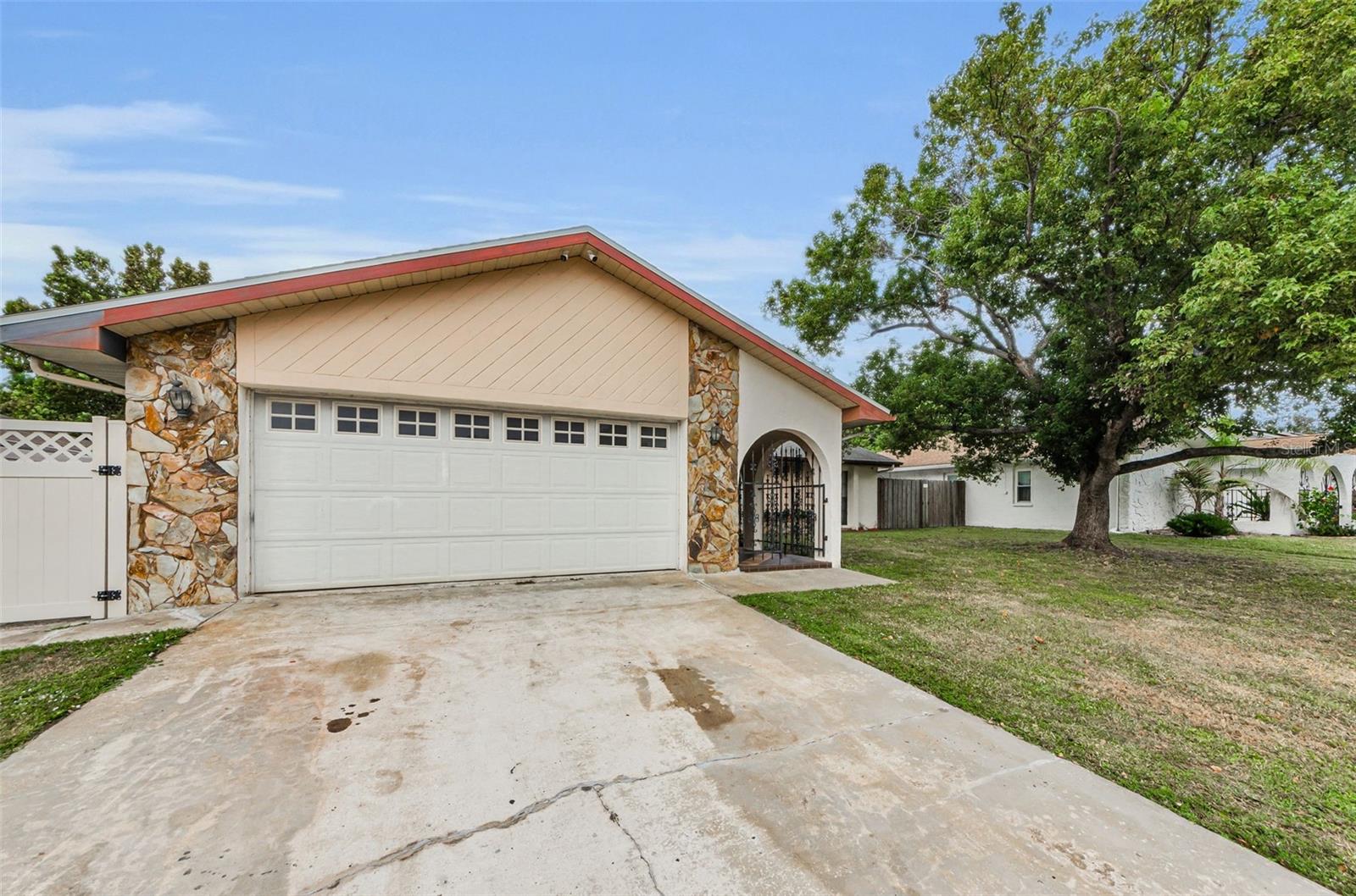 Image 57 of 61 For 8329 Broken Willow Lane