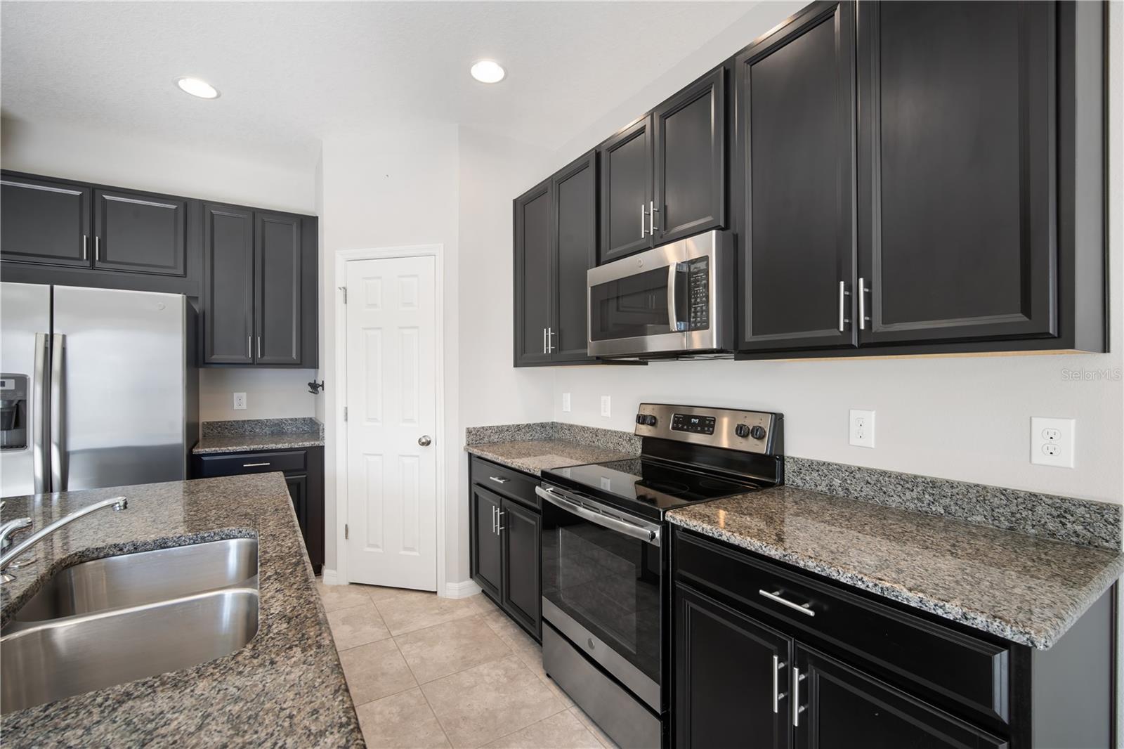 Image 8 of 26 For 7042 Summer Holly Place