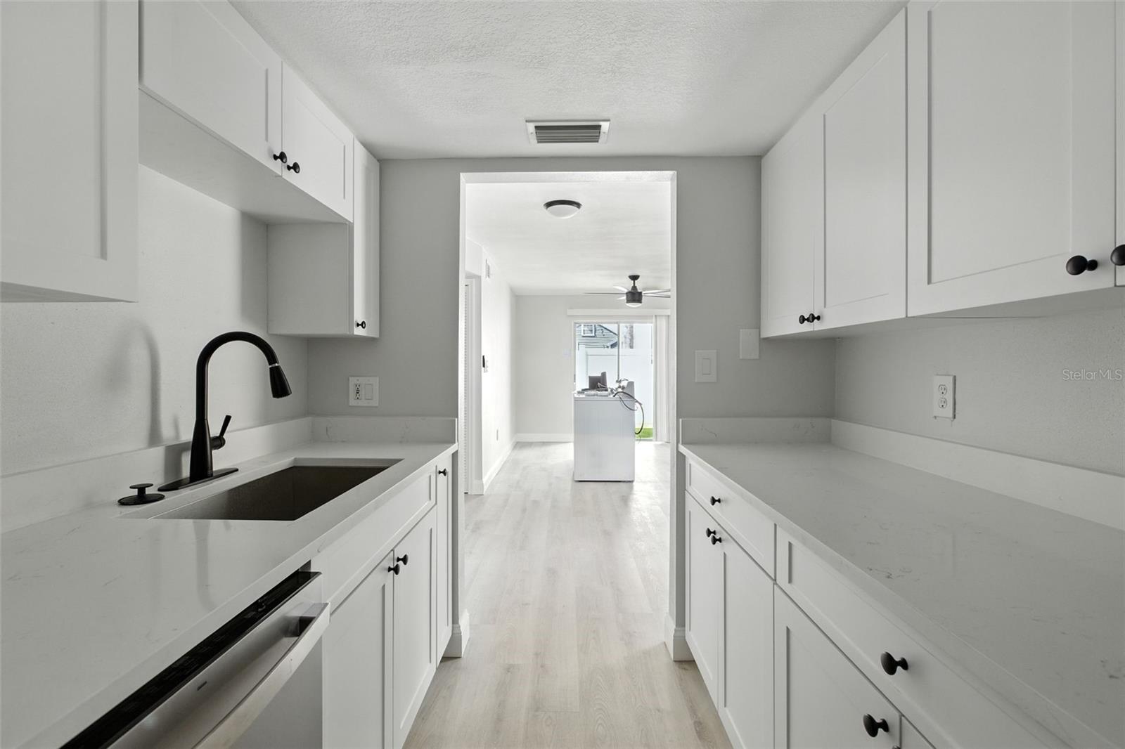 Image 16 of 37 For 408 And 410 Tampania