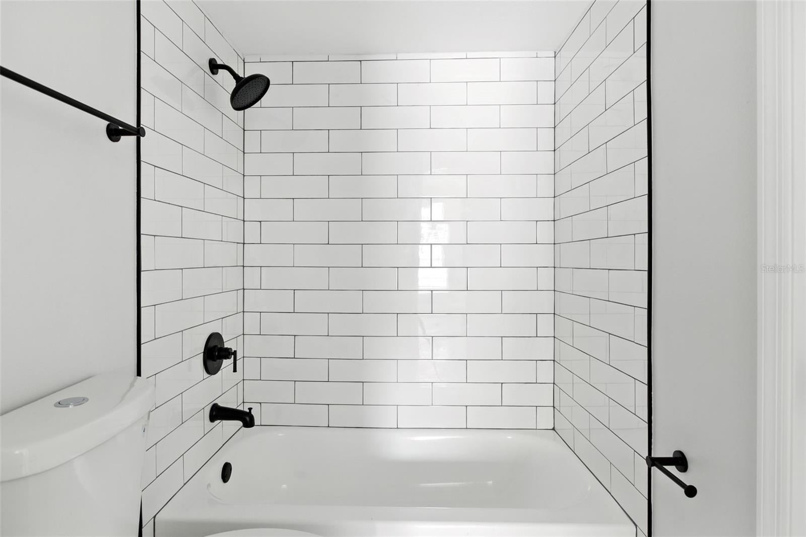 Image 18 of 37 For 408 And 410 Tampania