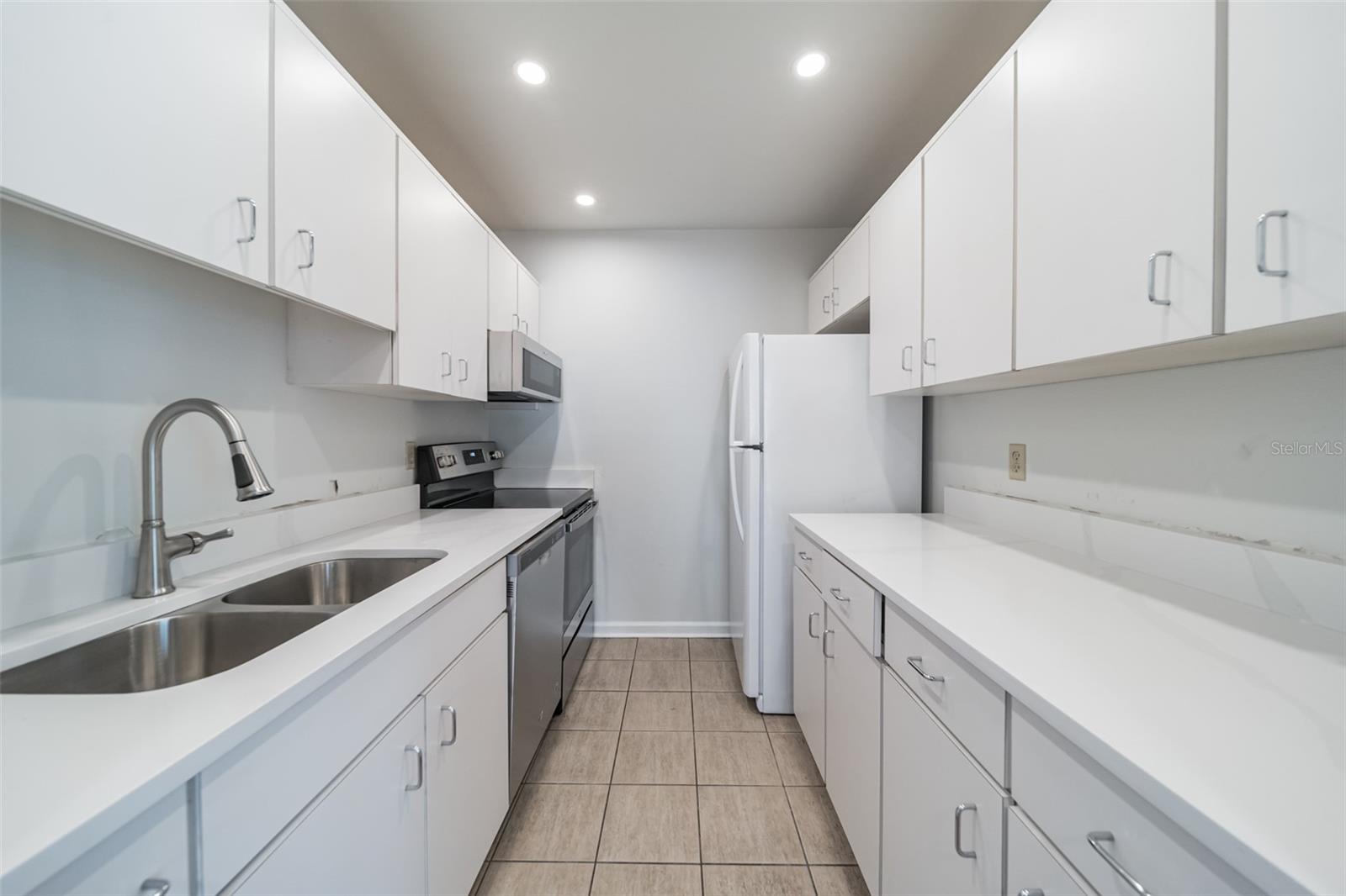 Image 27 of 37 For 408 And 410 Tampania