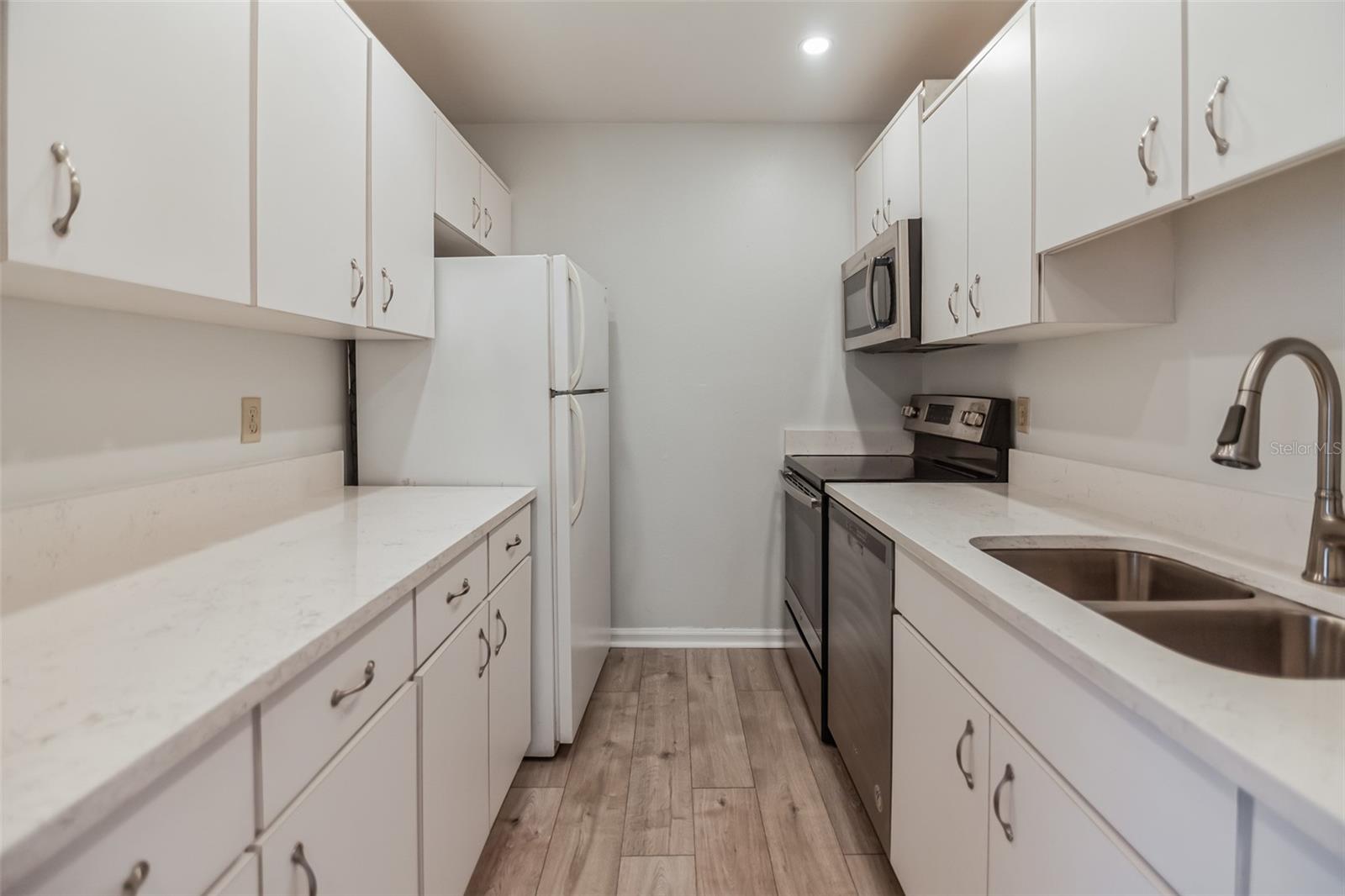 Image 34 of 37 For 408 And 410 Tampania