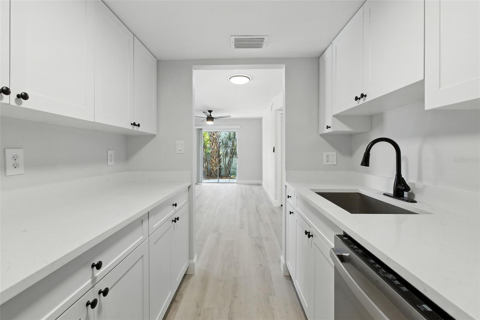 Image 7 of 37 For 408 And 410 Tampania