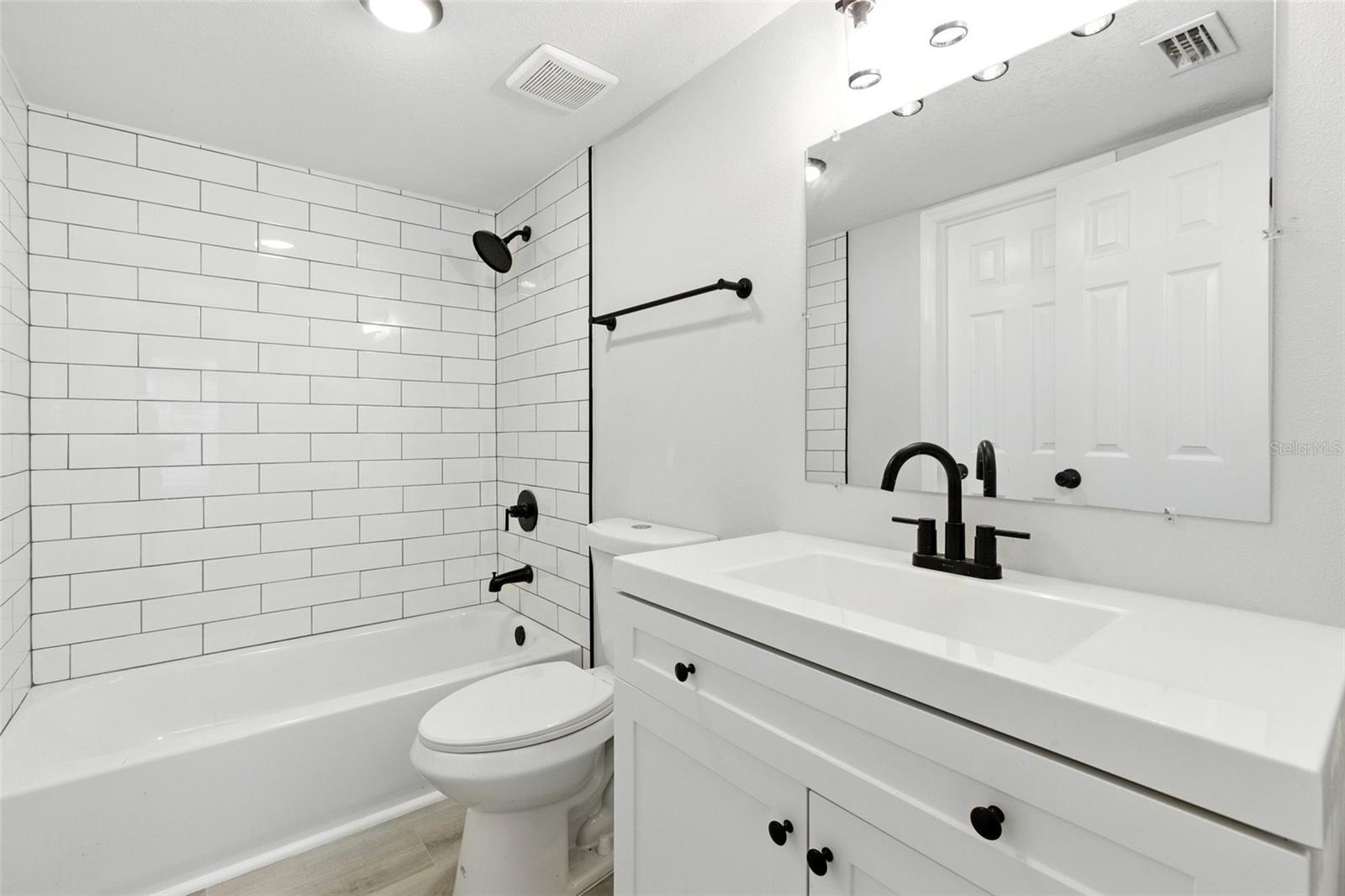 Image 8 of 37 For 408 And 410 Tampania