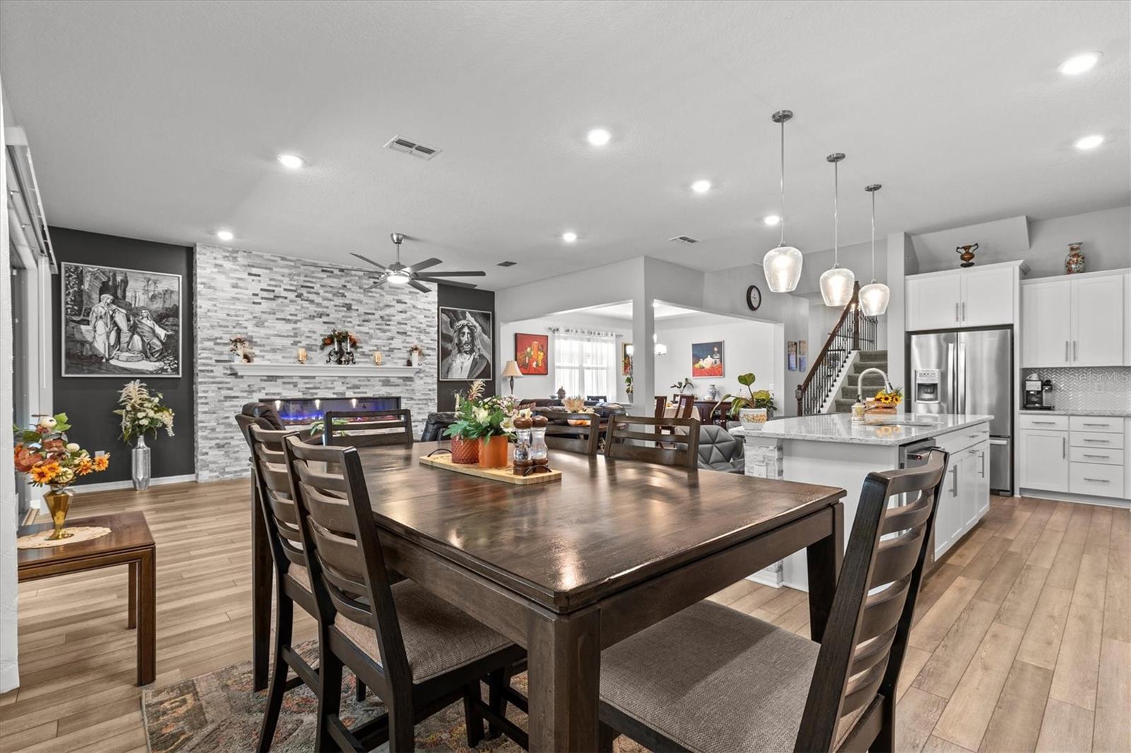 Image 15 of 71 For 19270 Briarbrook Drive