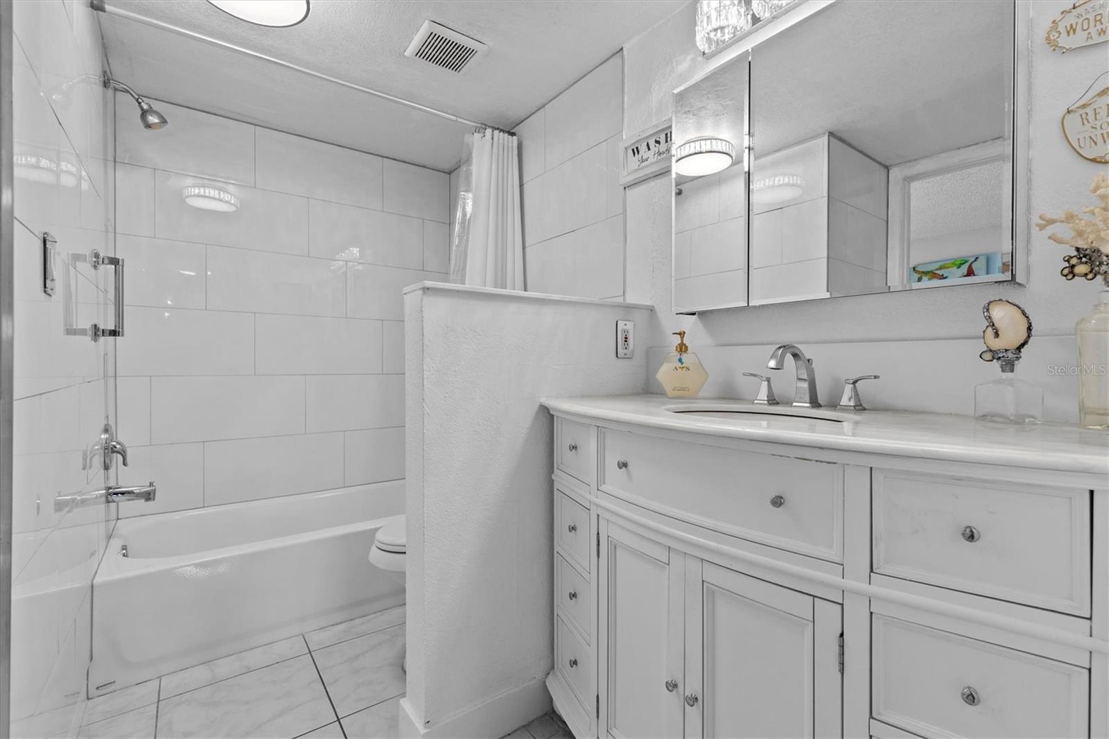 Image 24 of 40 For 388 Moorings Cove Drive 6e