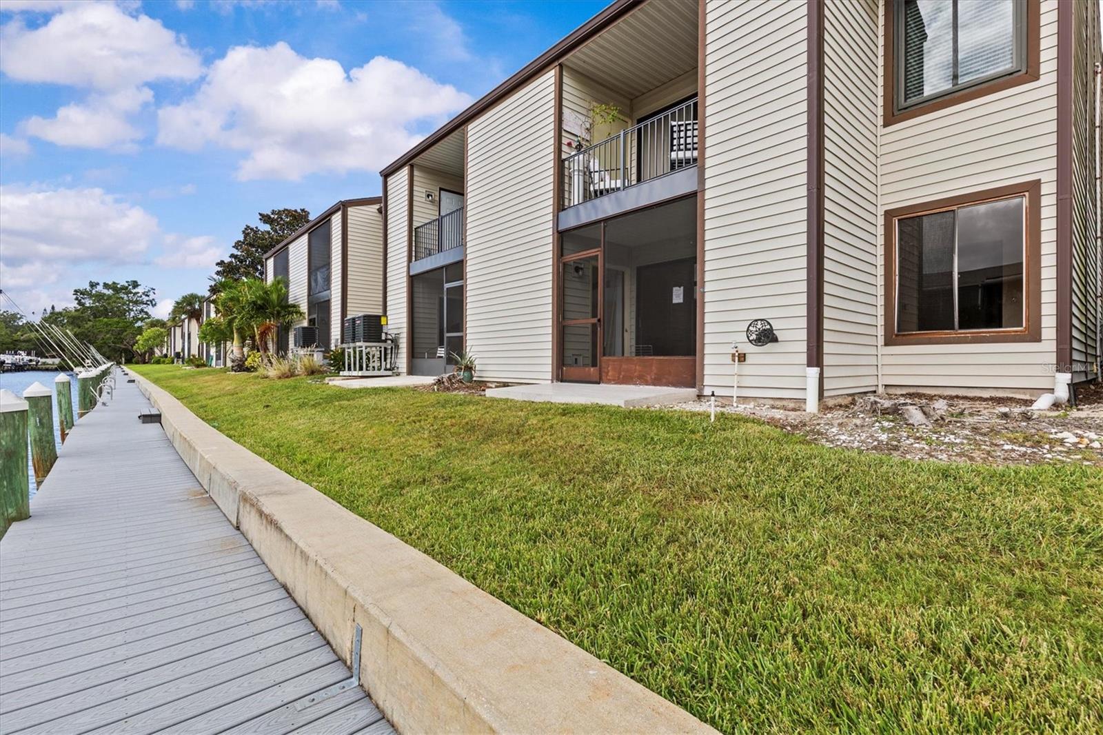 Image 28 of 40 For 388 Moorings Cove Drive 6e