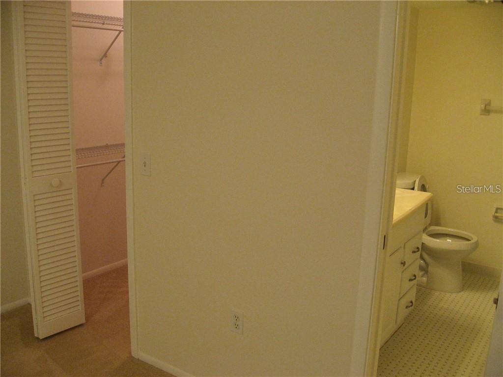 Image 21 of 33 For 5644 Gardens Drive 102