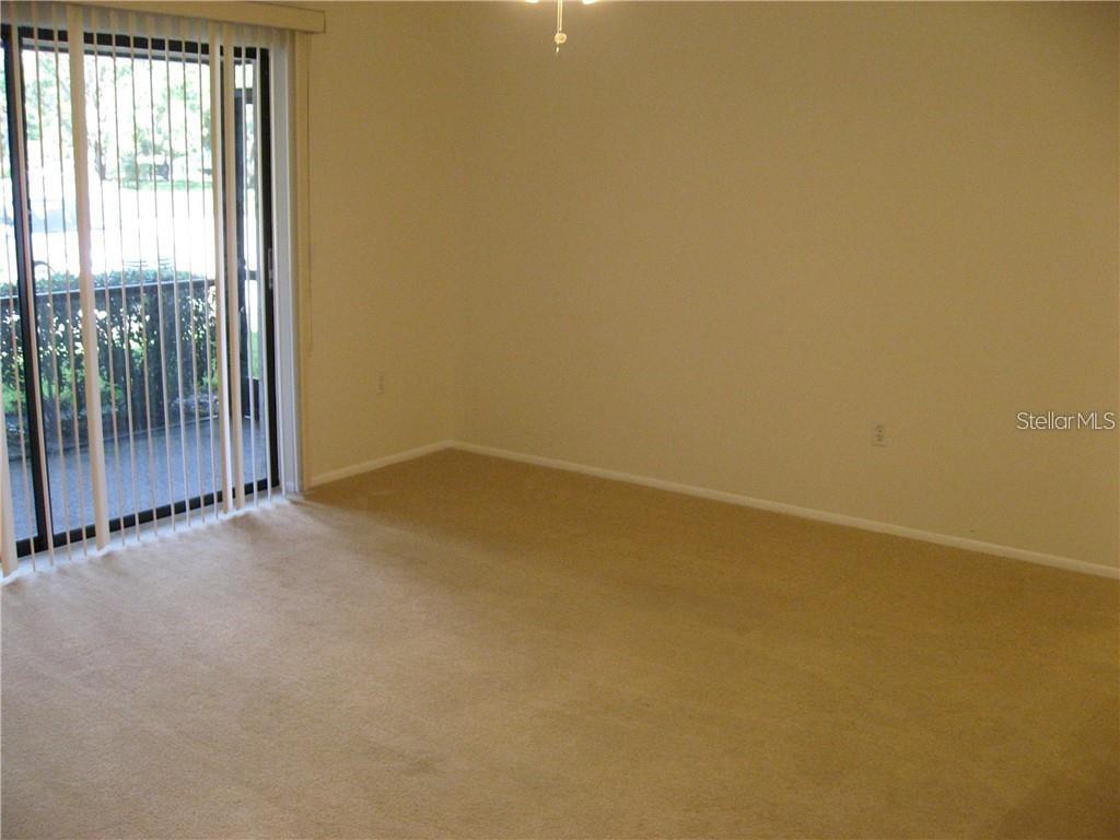 Image 7 of 33 For 5644 Gardens Drive 102