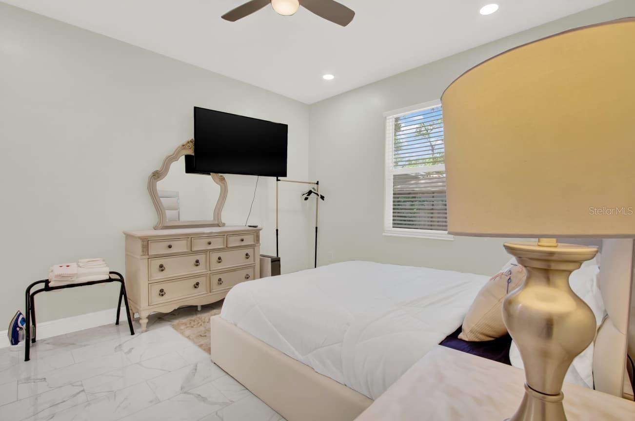 Image 14 of 27 For 2412 Chelsea Street