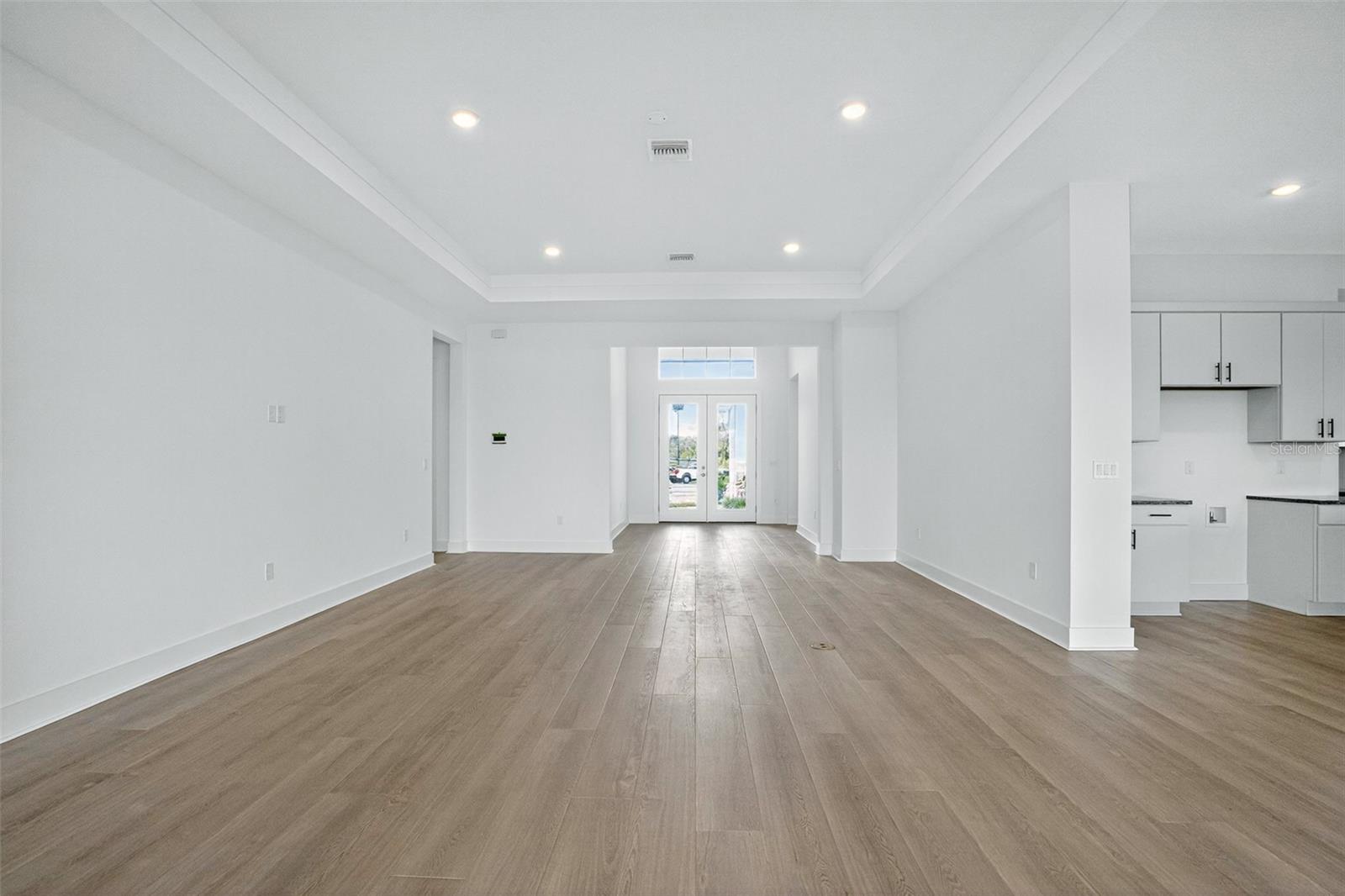 Image 4 of 29 For 8210 Golden Beach Court