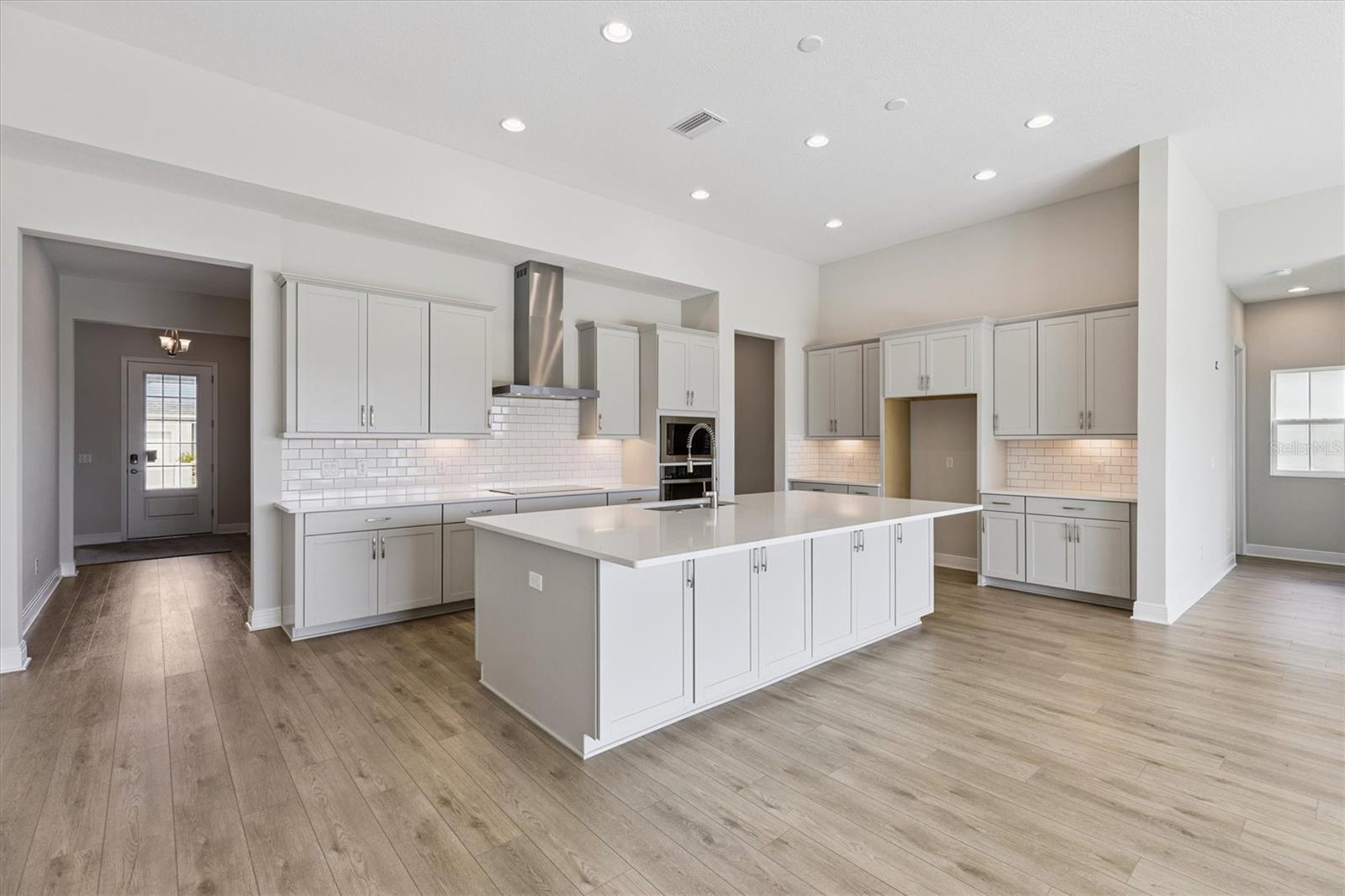 Listing photo id 0 for 10303 Surrey Rose Drive