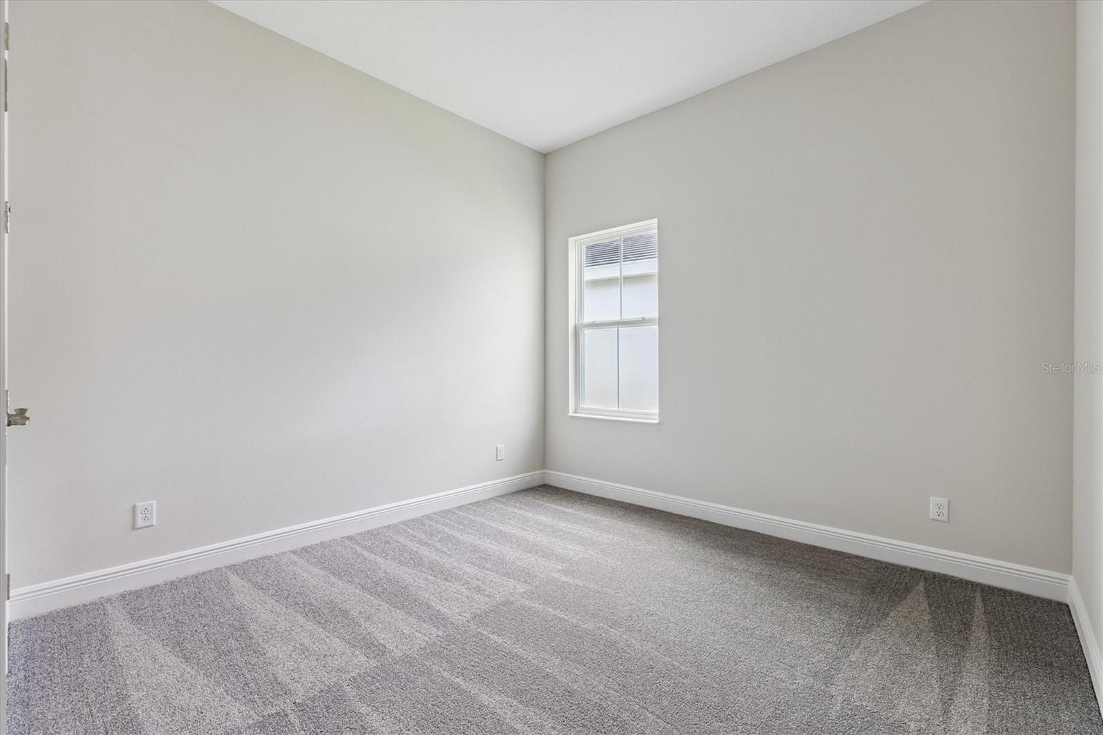 Listing photo id 19 for 10303 Surrey Rose Drive