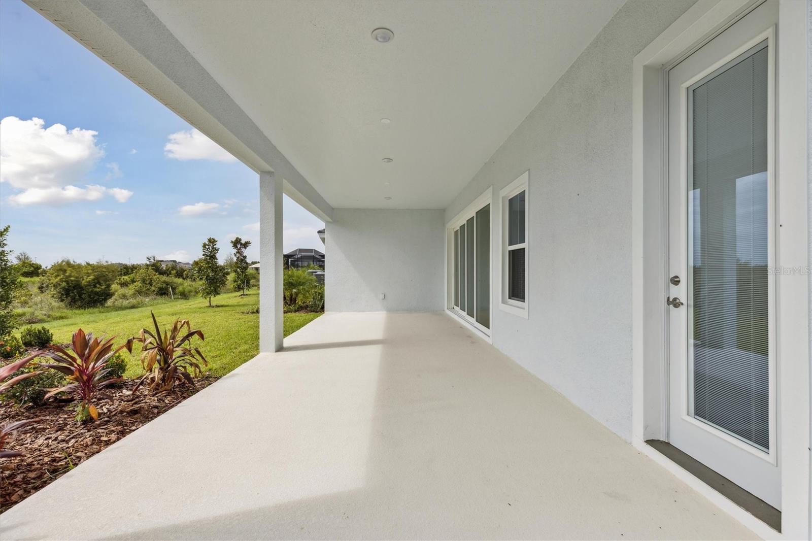 Listing photo id 24 for 10303 Surrey Rose Drive