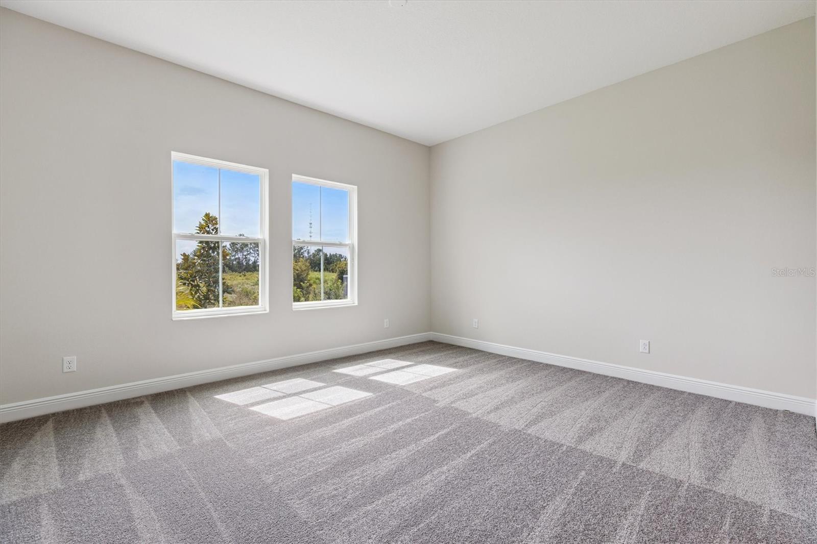 Listing photo id 2 for 10303 Surrey Rose Drive
