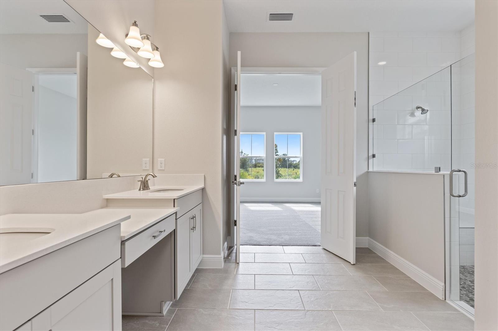Listing photo id 4 for 10303 Surrey Rose Drive