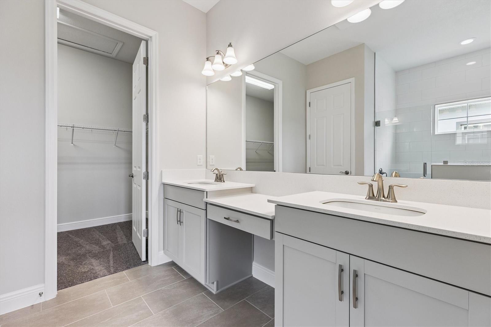 Listing photo id 5 for 10303 Surrey Rose Drive