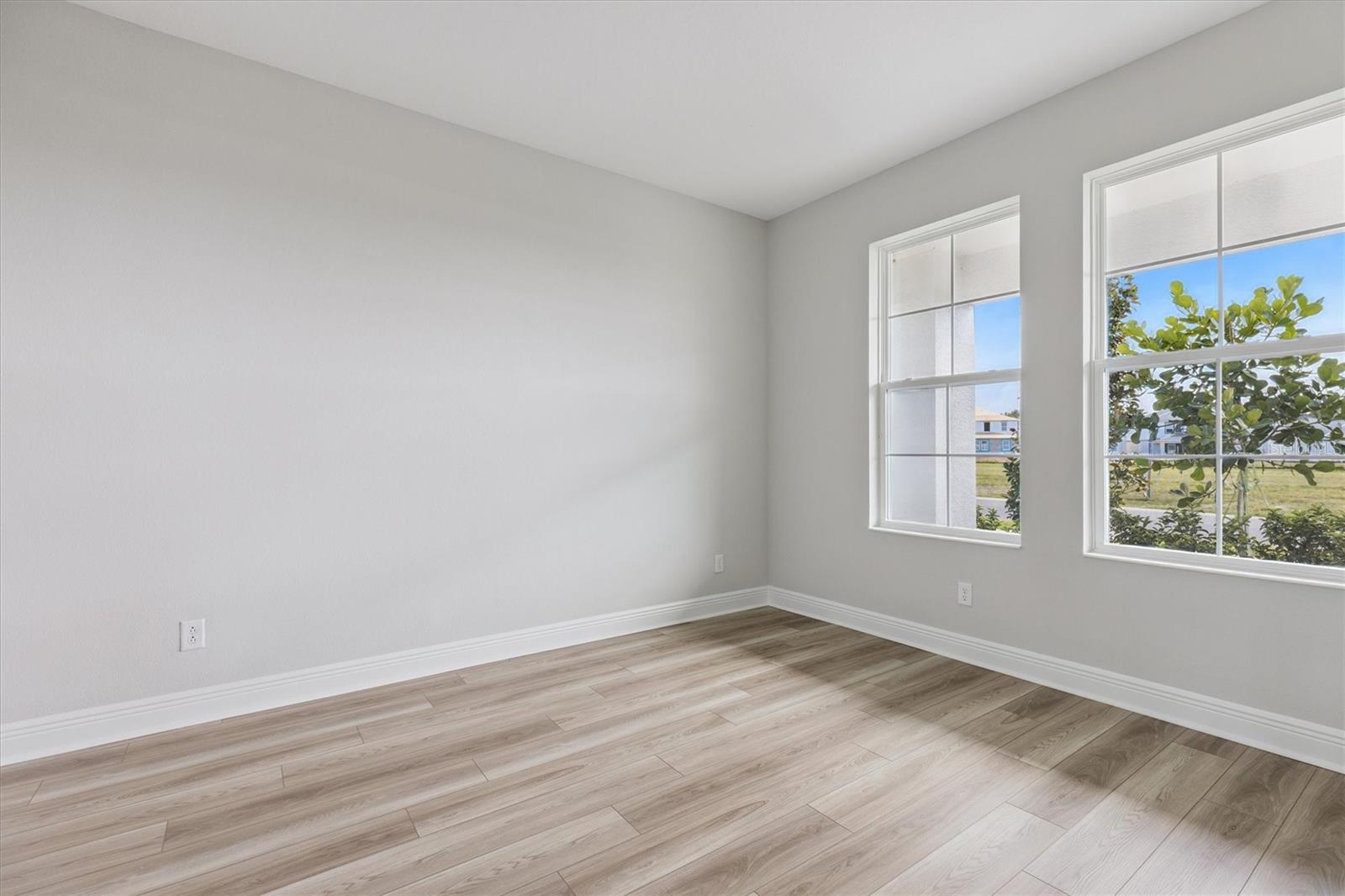 Image 31 of 35 For 9711 Surrey Rose Drive