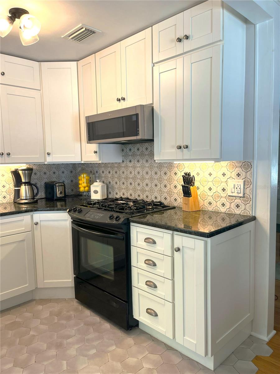 Image 17 of 49 For 931 35th Street N