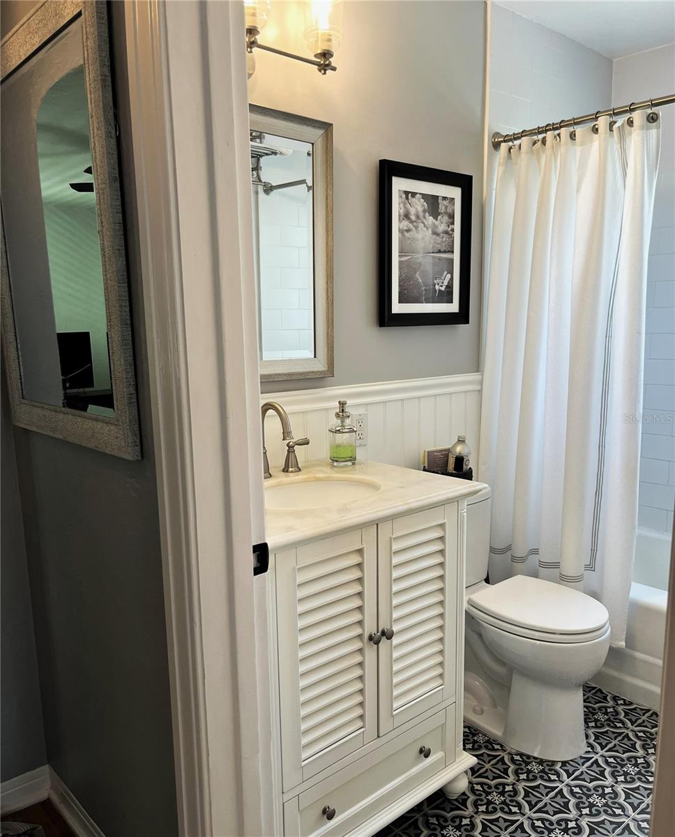 Image 26 of 49 For 931 35th Street N