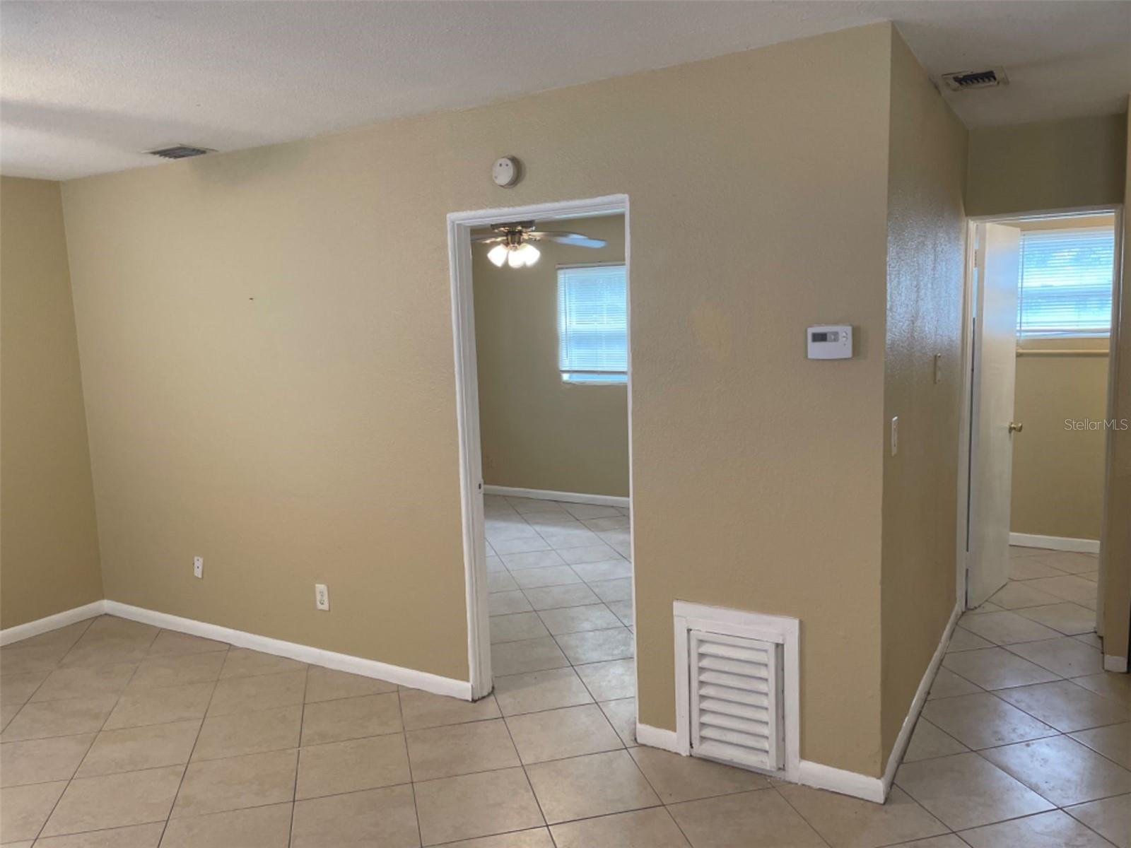 Image 4 of 19 For 4618 20th Avenue S