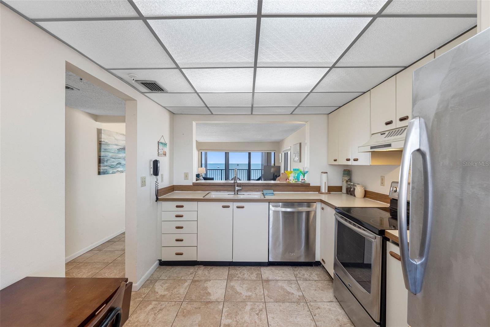 Image 22 of 35 For 15000 Gulf Blvd  408