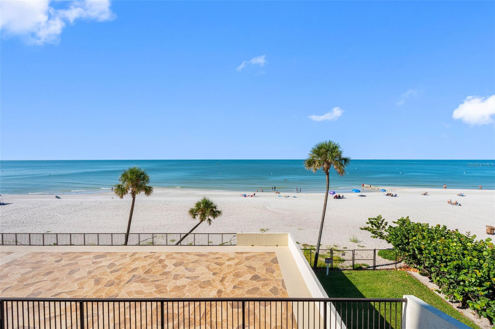 Image 32 of 35 For 15000 Gulf Blvd  408