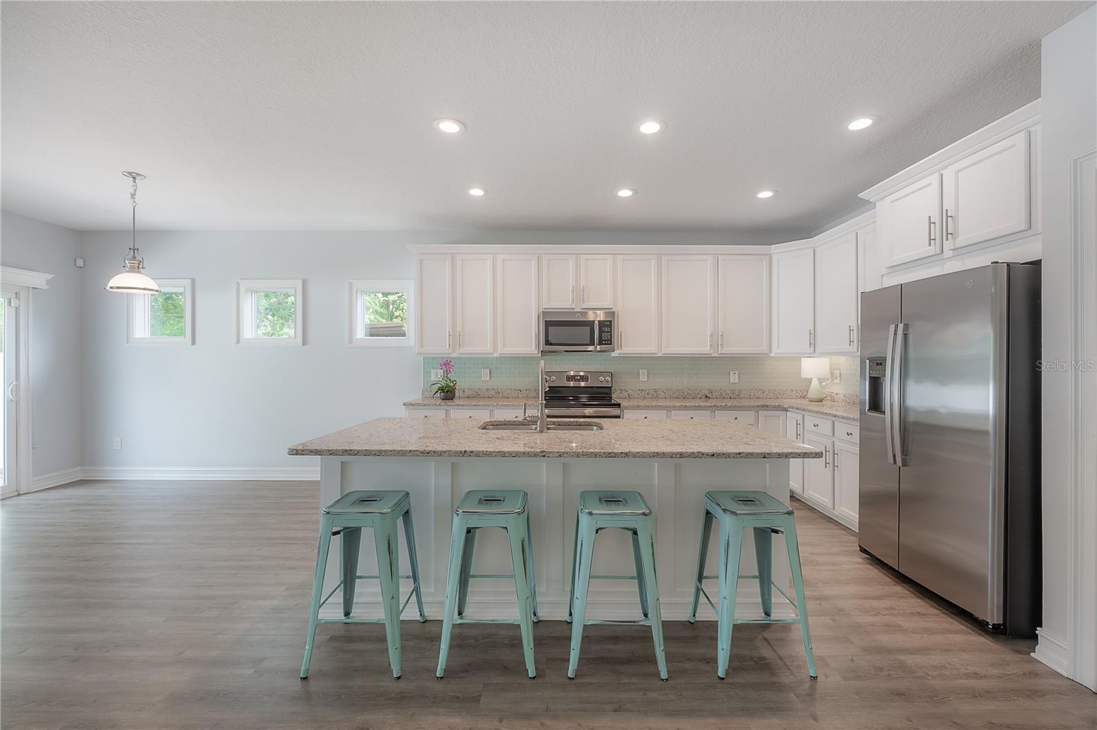 Image 4 of 45 For 3906 Lynn Avenue