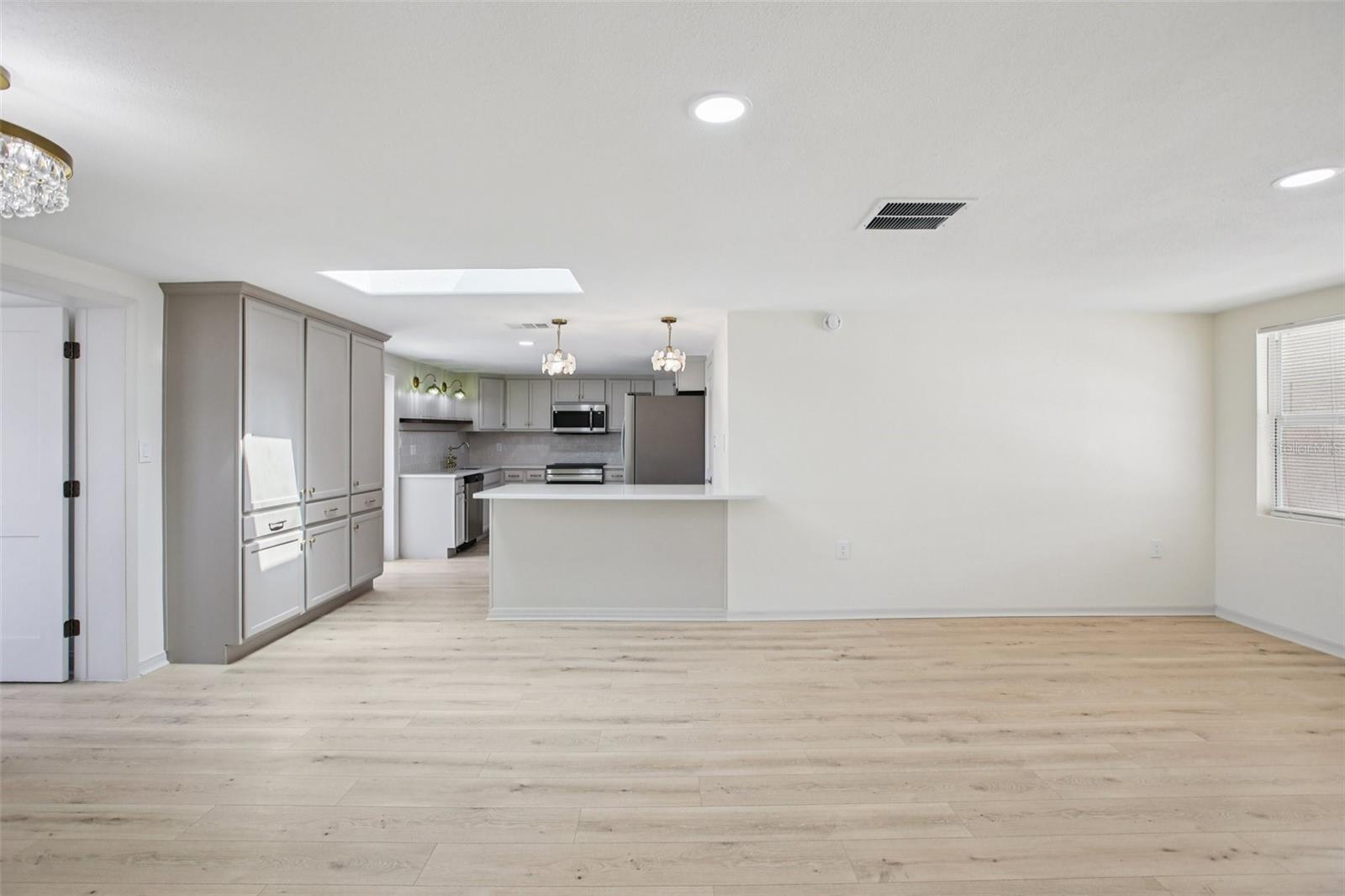 Image 12 of 44 For 5753 10th Avenue