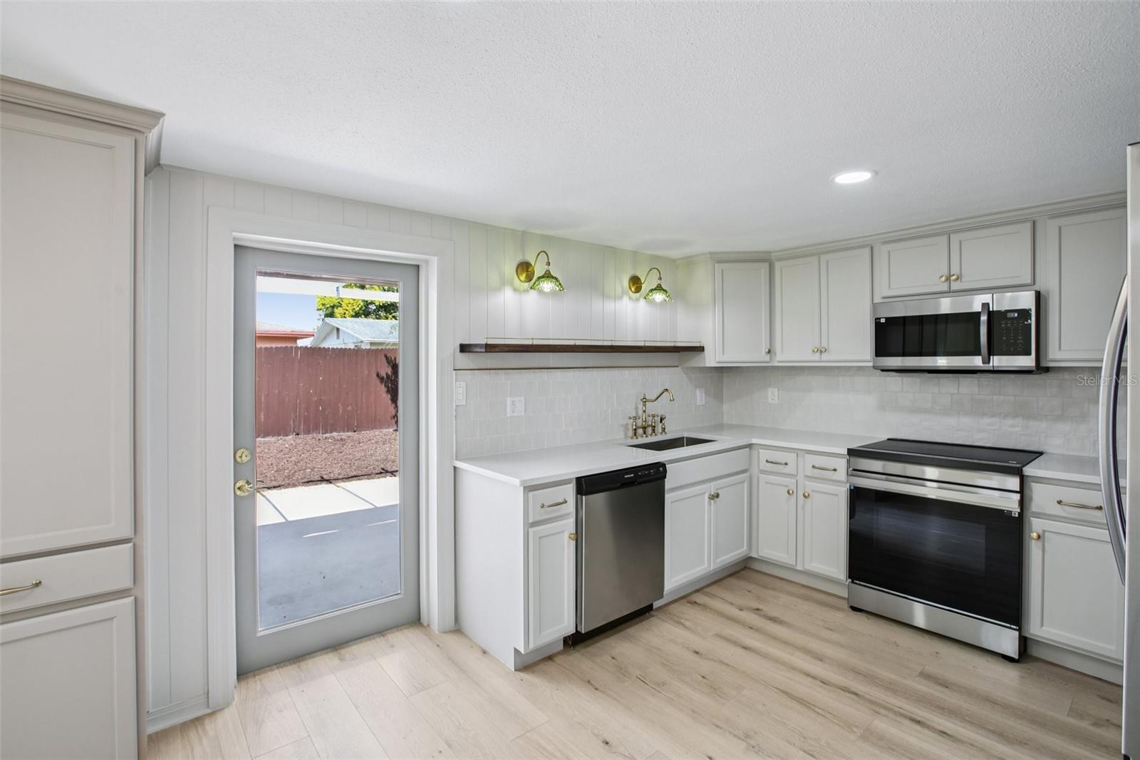 Image 16 of 44 For 5753 10th Avenue