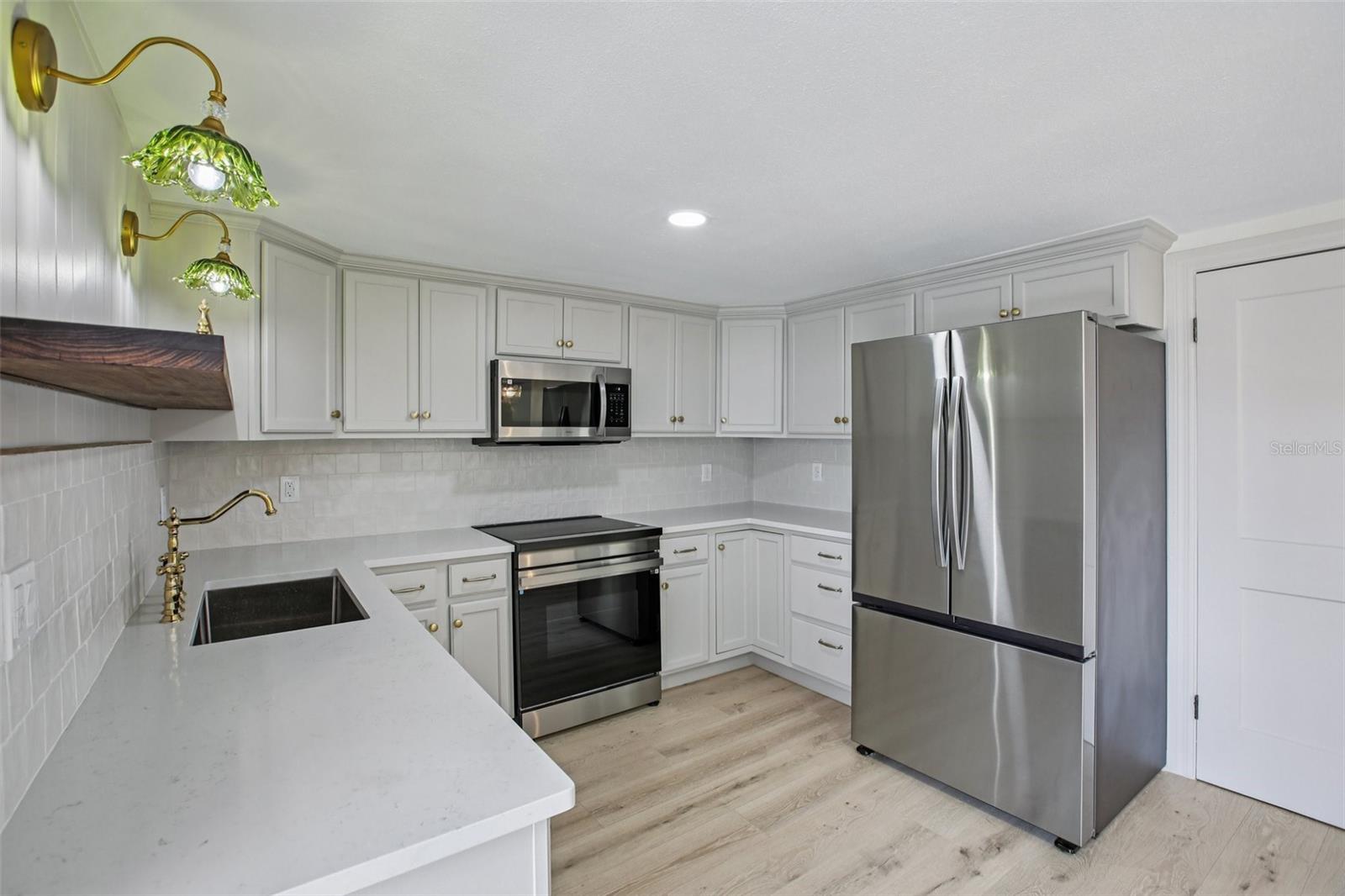 Image 17 of 44 For 5753 10th Avenue