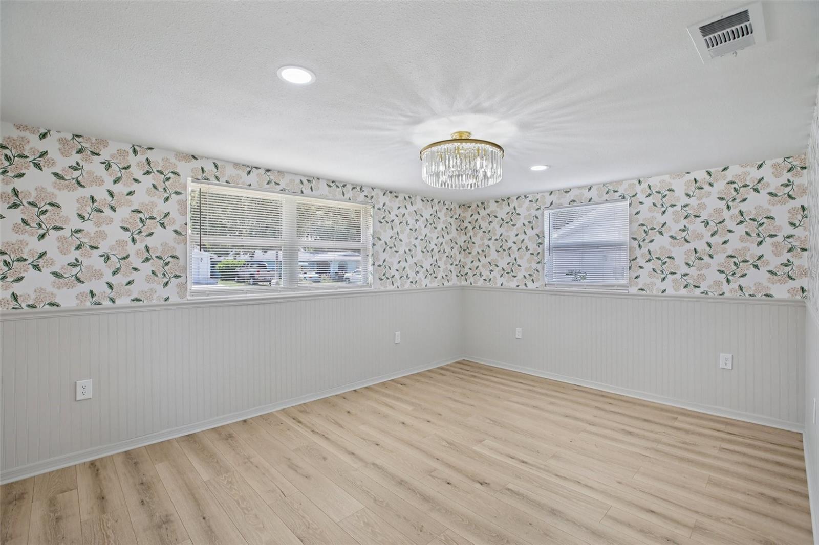 Image 20 of 44 For 5753 10th Avenue