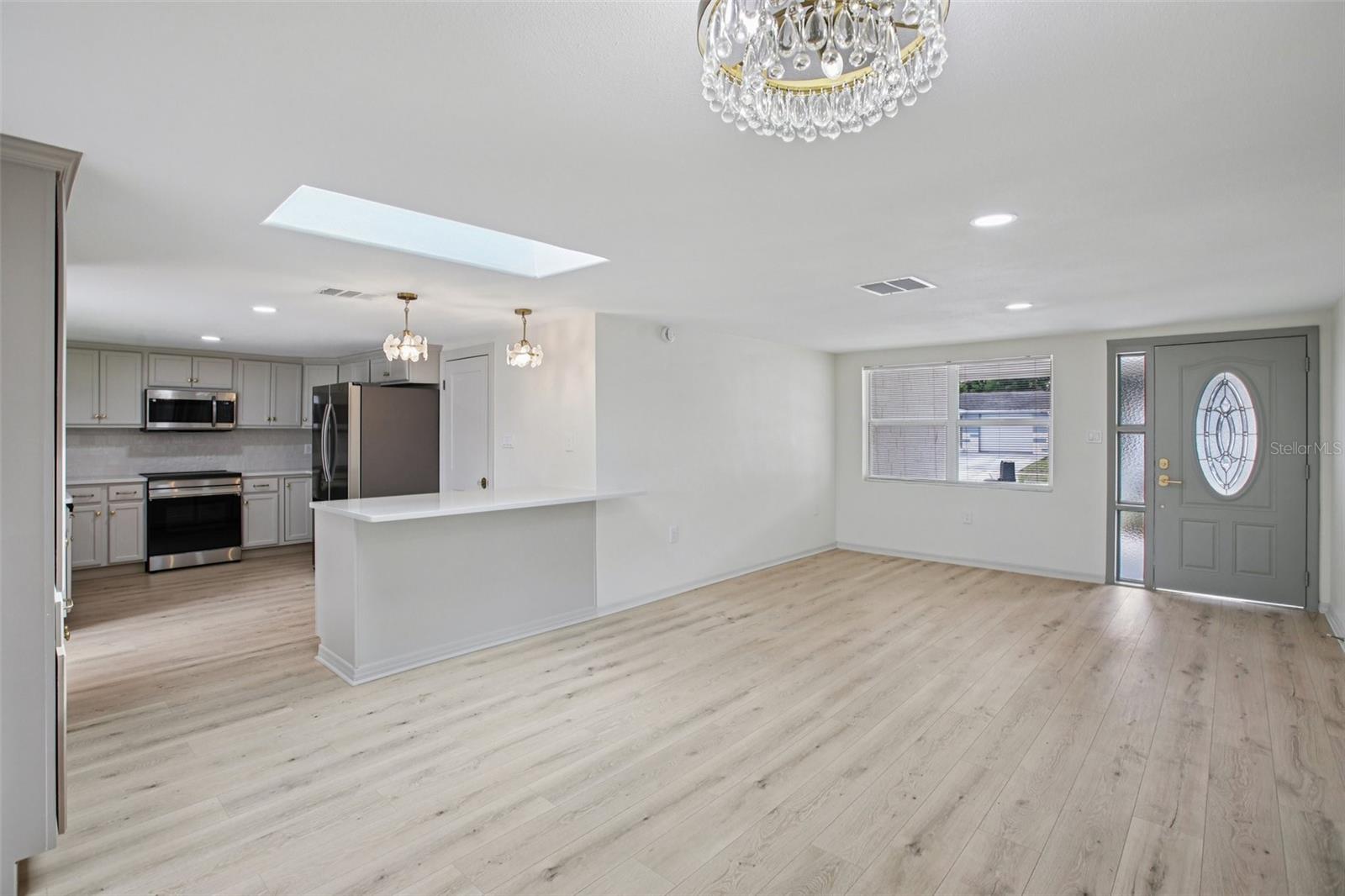 Image 6 of 44 For 5753 10th Avenue