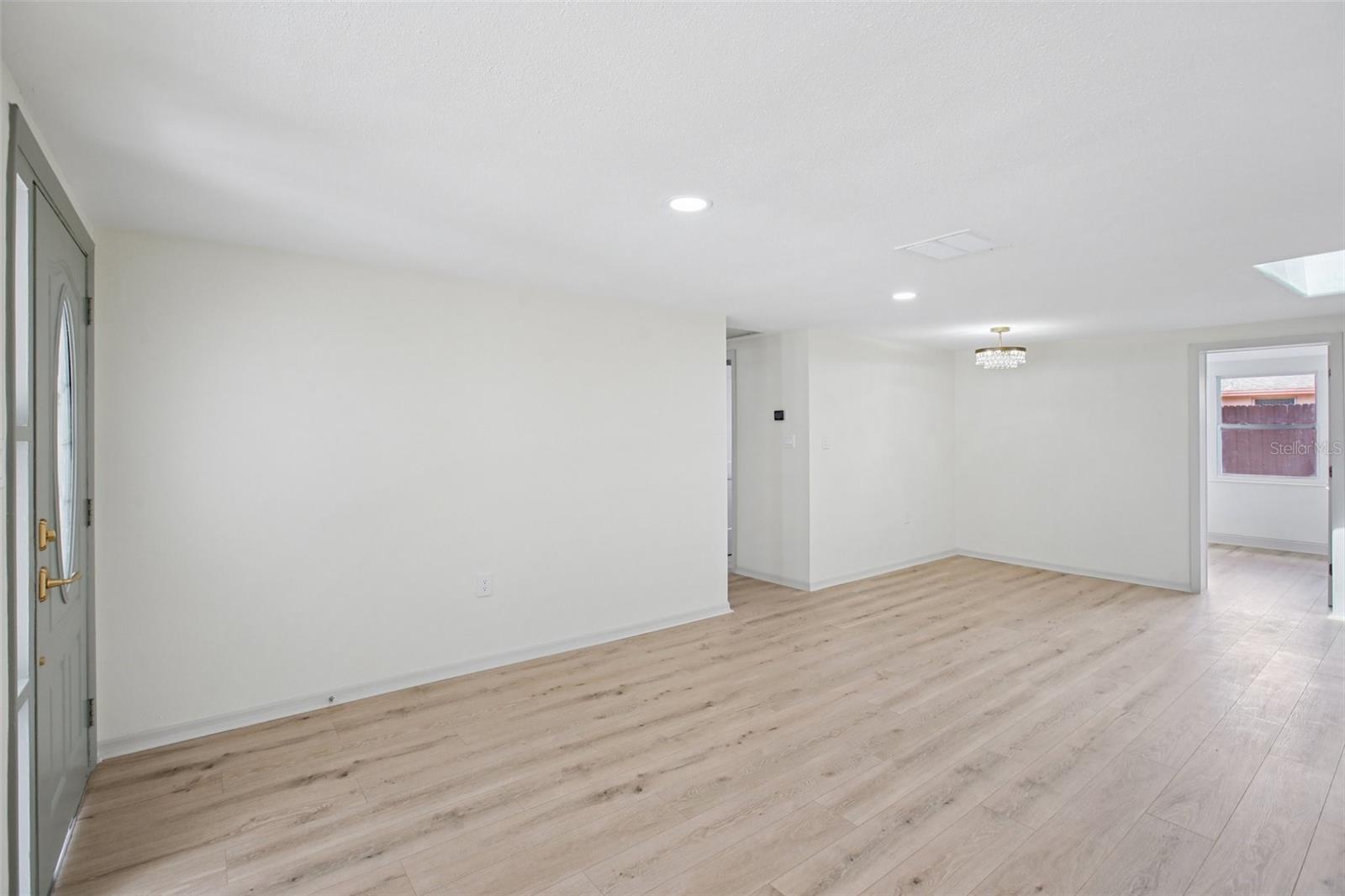 Image 7 of 44 For 5753 10th Avenue