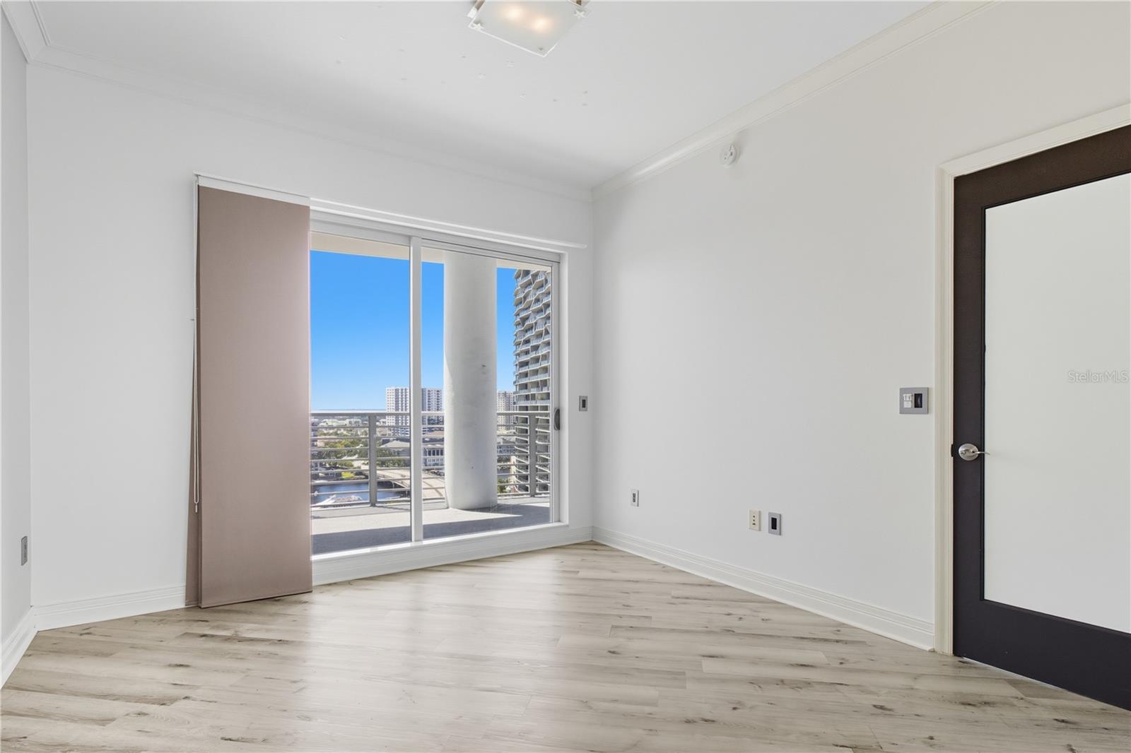 Image 13 of 59 For 449 12th Street 1504