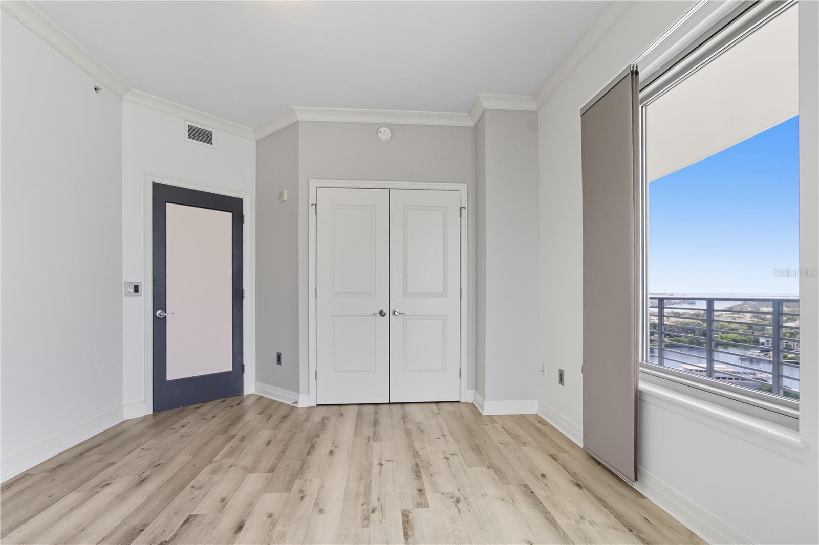 Image 6 of 59 For 449 12th Street 1504