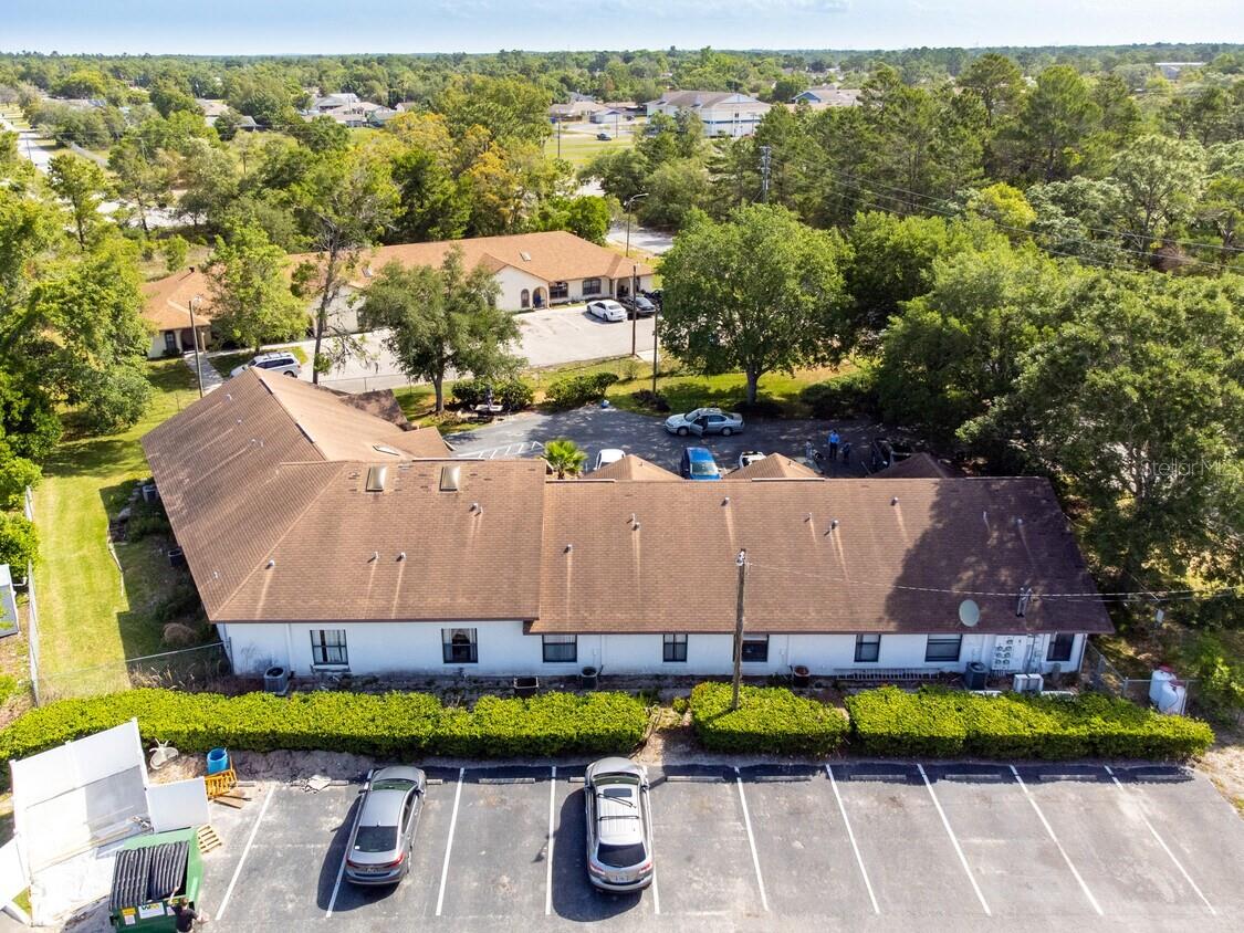 Listing photo id 12 for 4407 Millwood Road