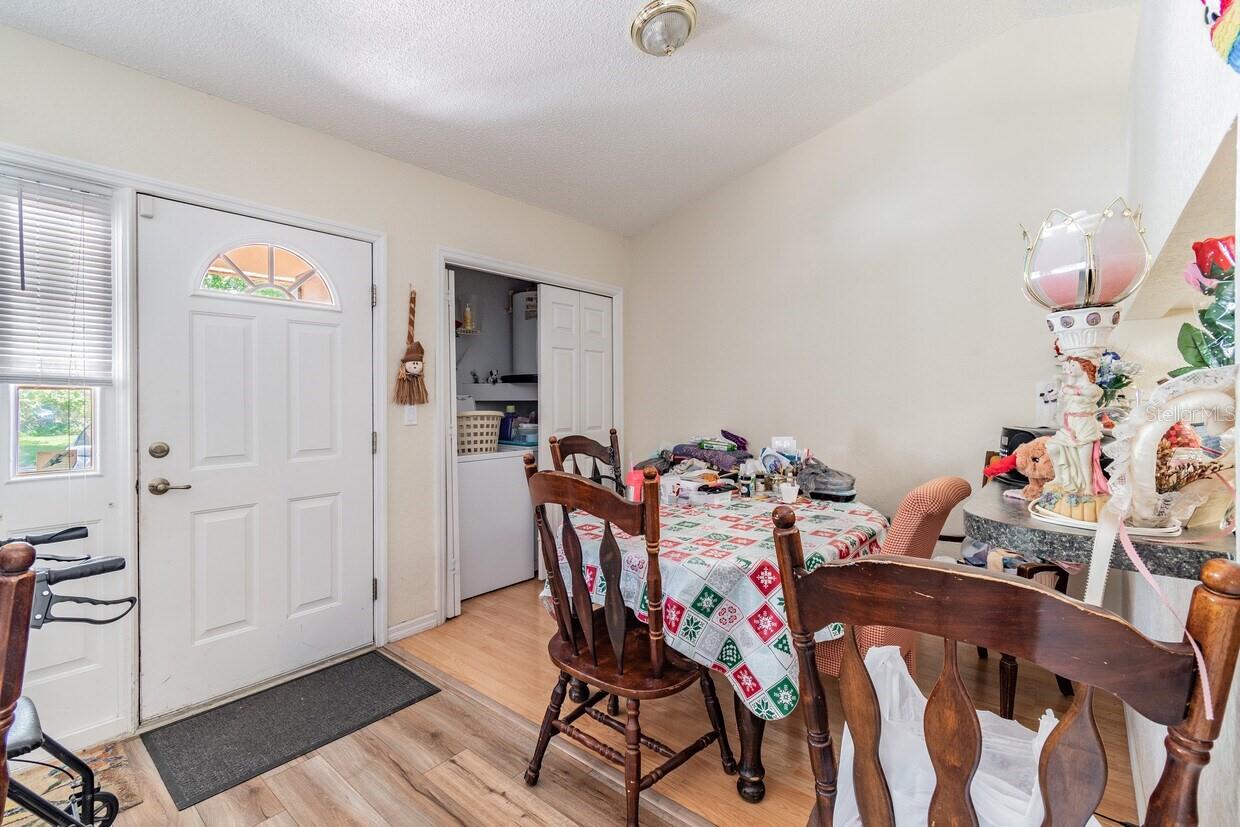 Listing photo id 19 for 4407 Millwood Road