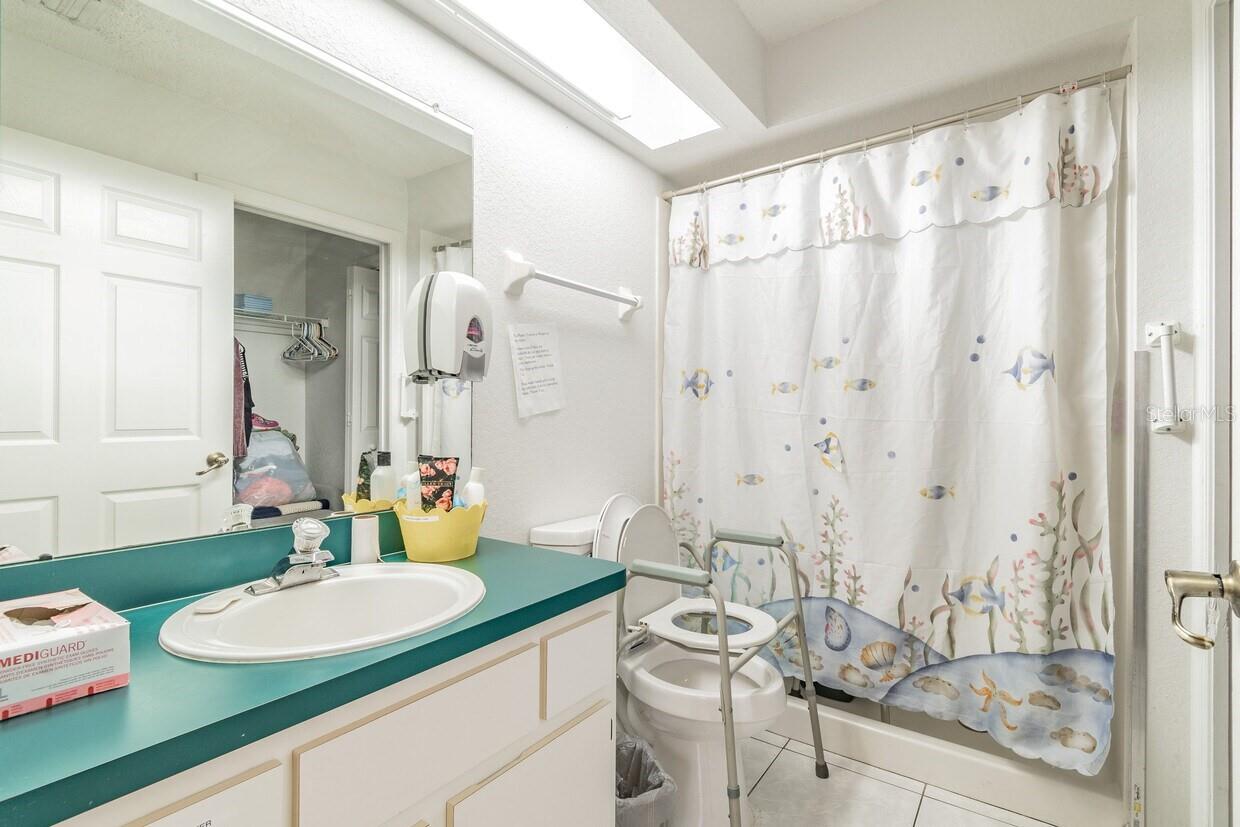 Listing photo id 23 for 4407 Millwood Road