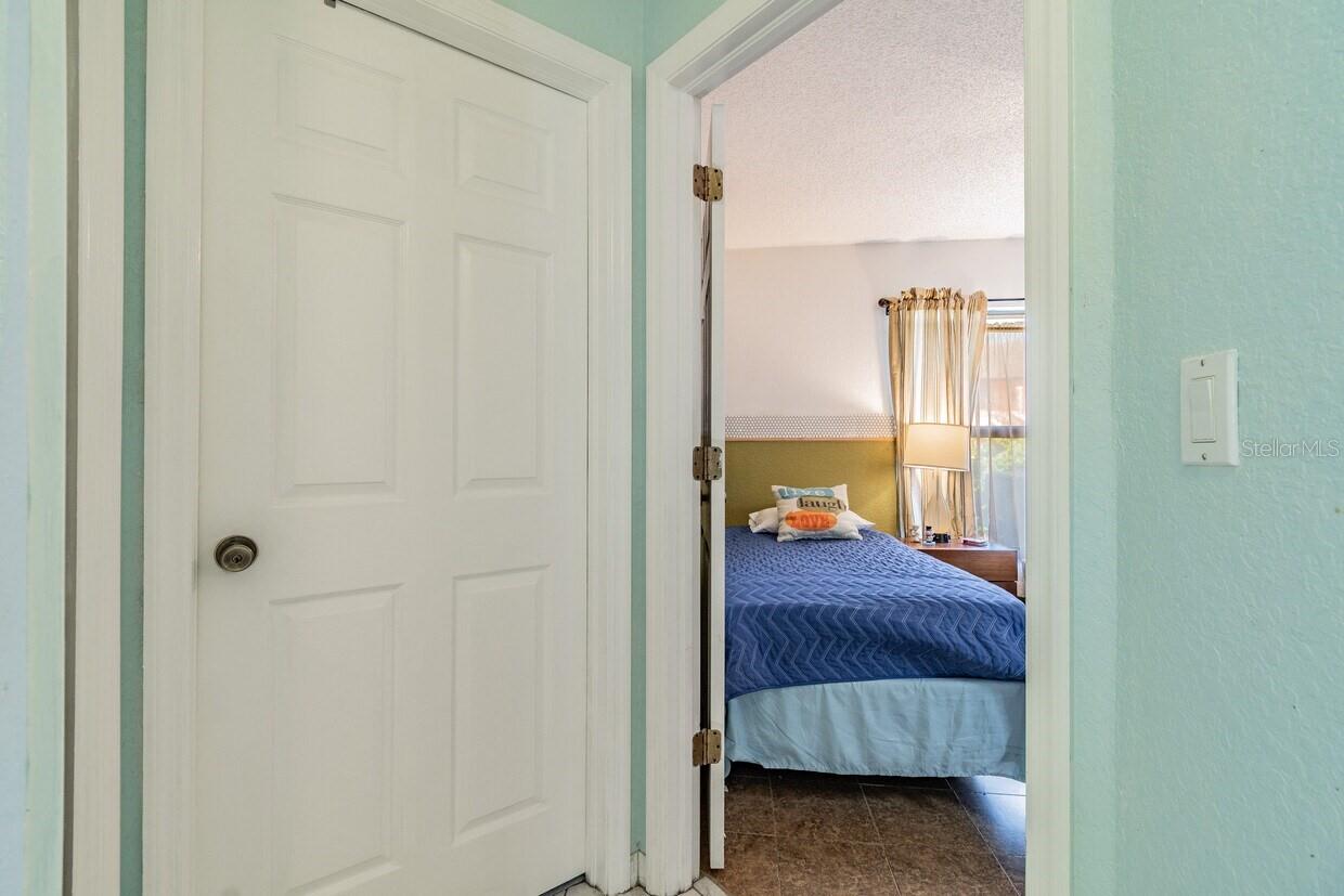 Listing photo id 26 for 4407 Millwood Road