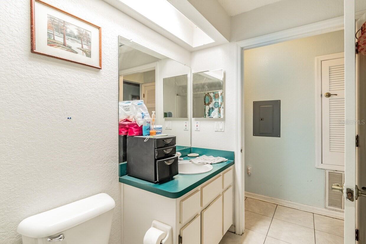 Listing photo id 27 for 4407 Millwood Road