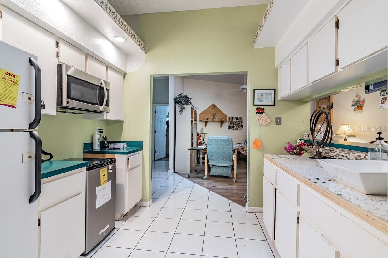 Listing photo id 36 for 4407 Millwood Road