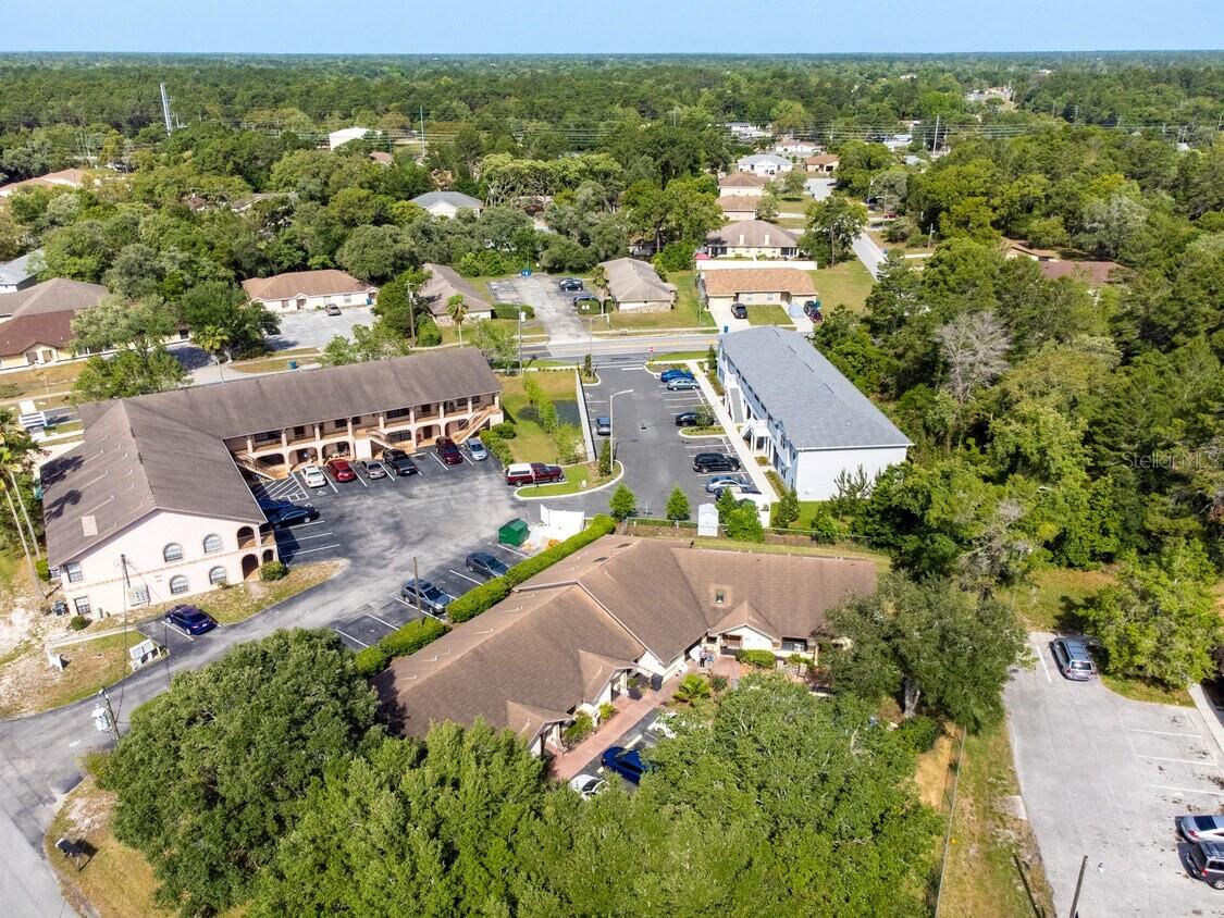 Listing photo id 2 for 4407 Millwood Road