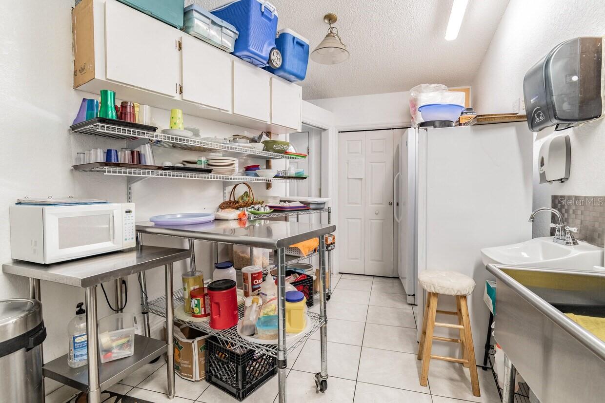 Listing photo id 38 for 4407 Millwood Road