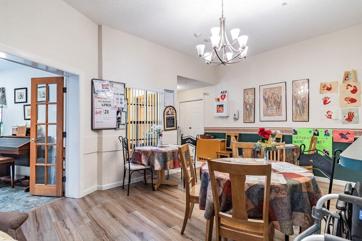 Listing photo id 43 for 4407 Millwood Road