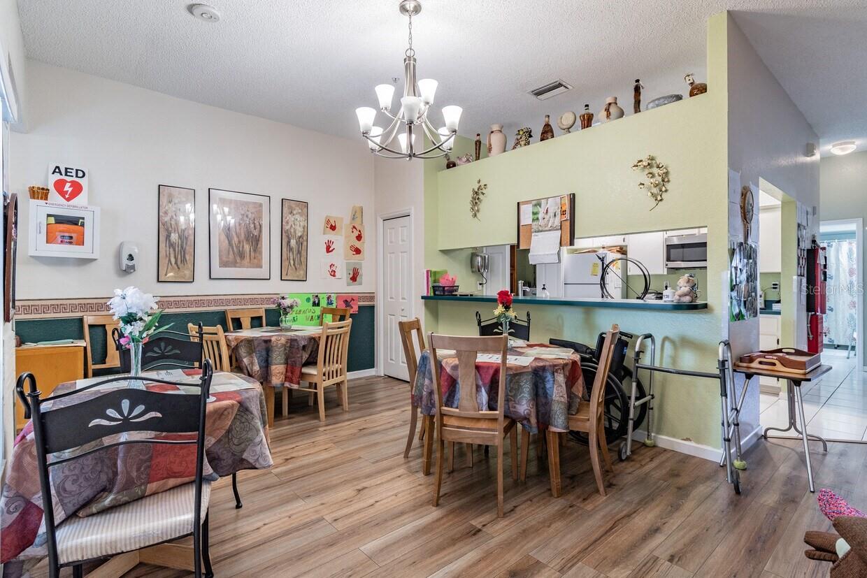 Listing photo id 44 for 4407 Millwood Road