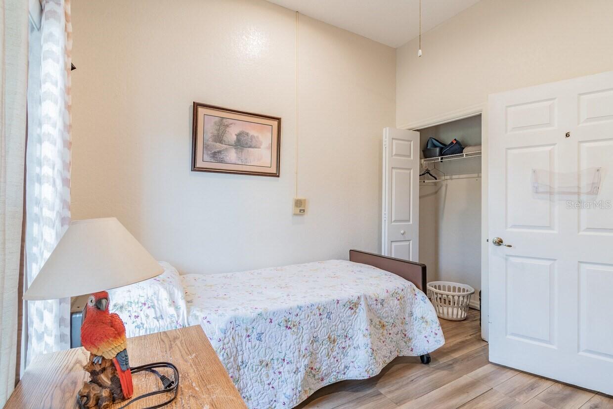 Listing photo id 46 for 4407 Millwood Road
