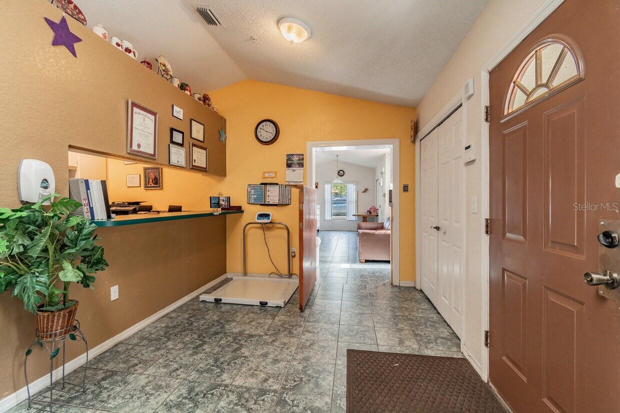 Listing photo id 57 for 4407 Millwood Road