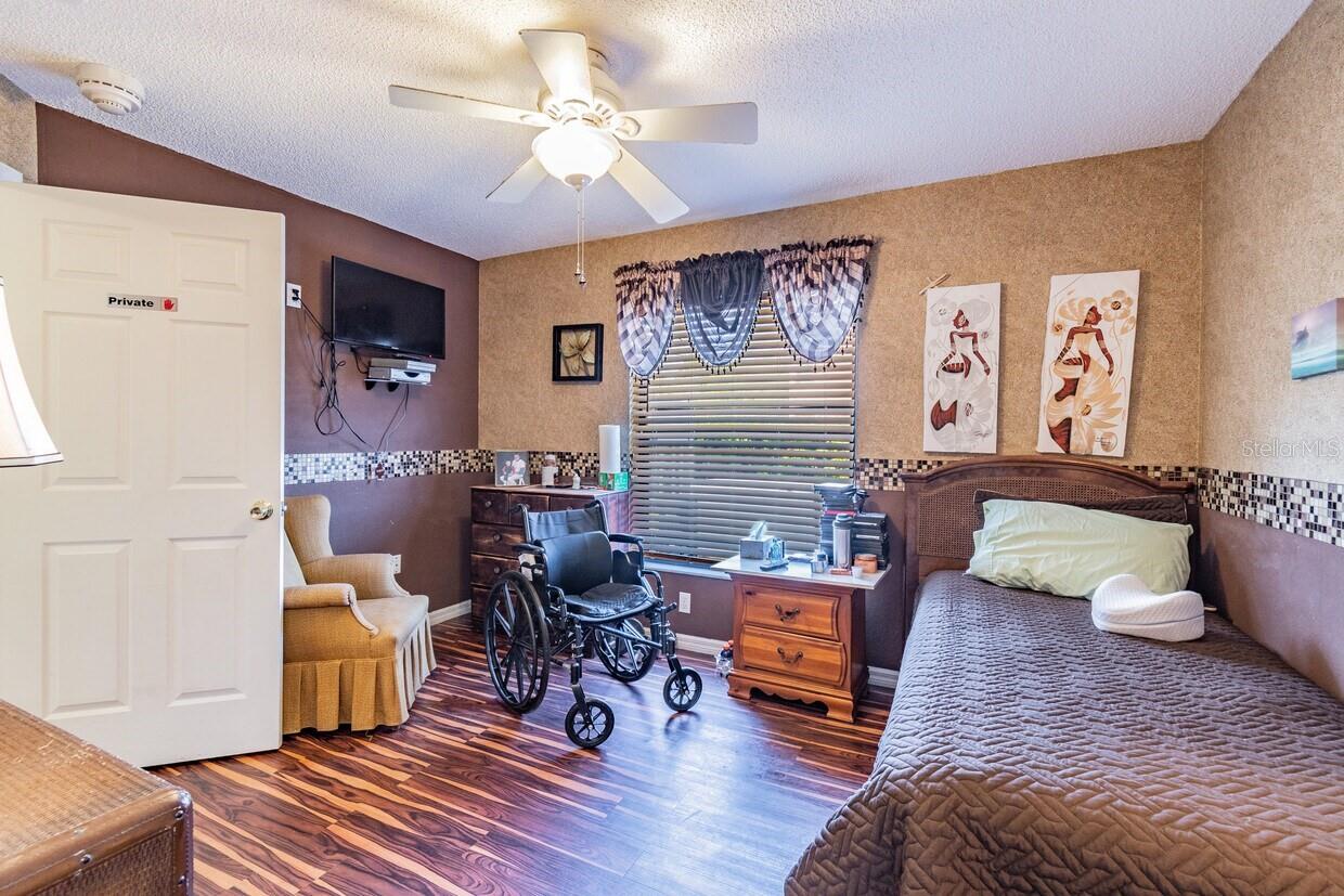 Listing photo id 64 for 4407 Millwood Road