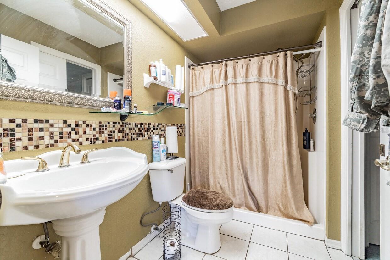 Listing photo id 65 for 4407 Millwood Road